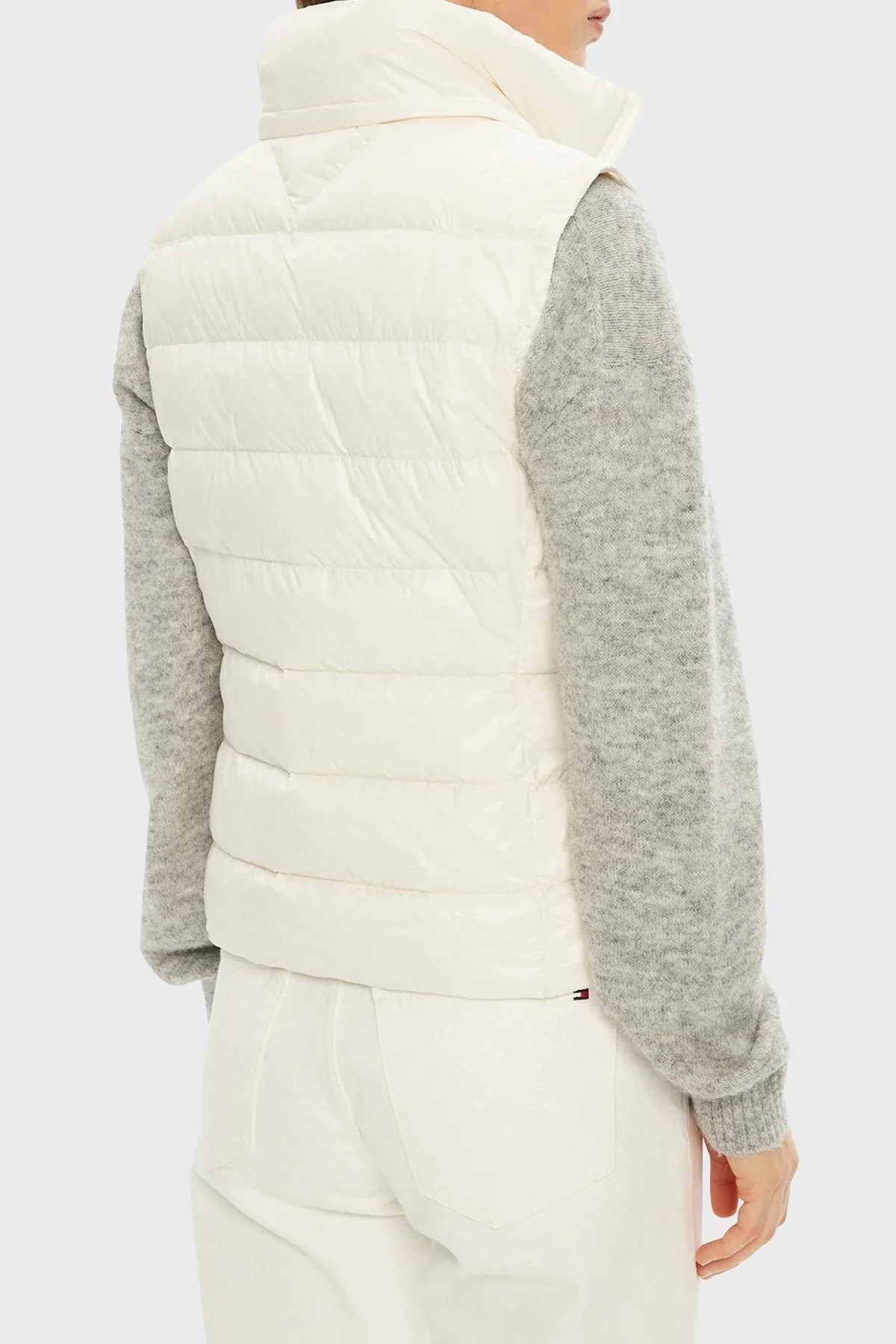 Tommy Hilfiger Su itici Regular Fit Gizli Kapüşonlu Dik Yaka Şişme Bayan Yelek WW0WW43773 Z00 AÇIK BEJ - 4