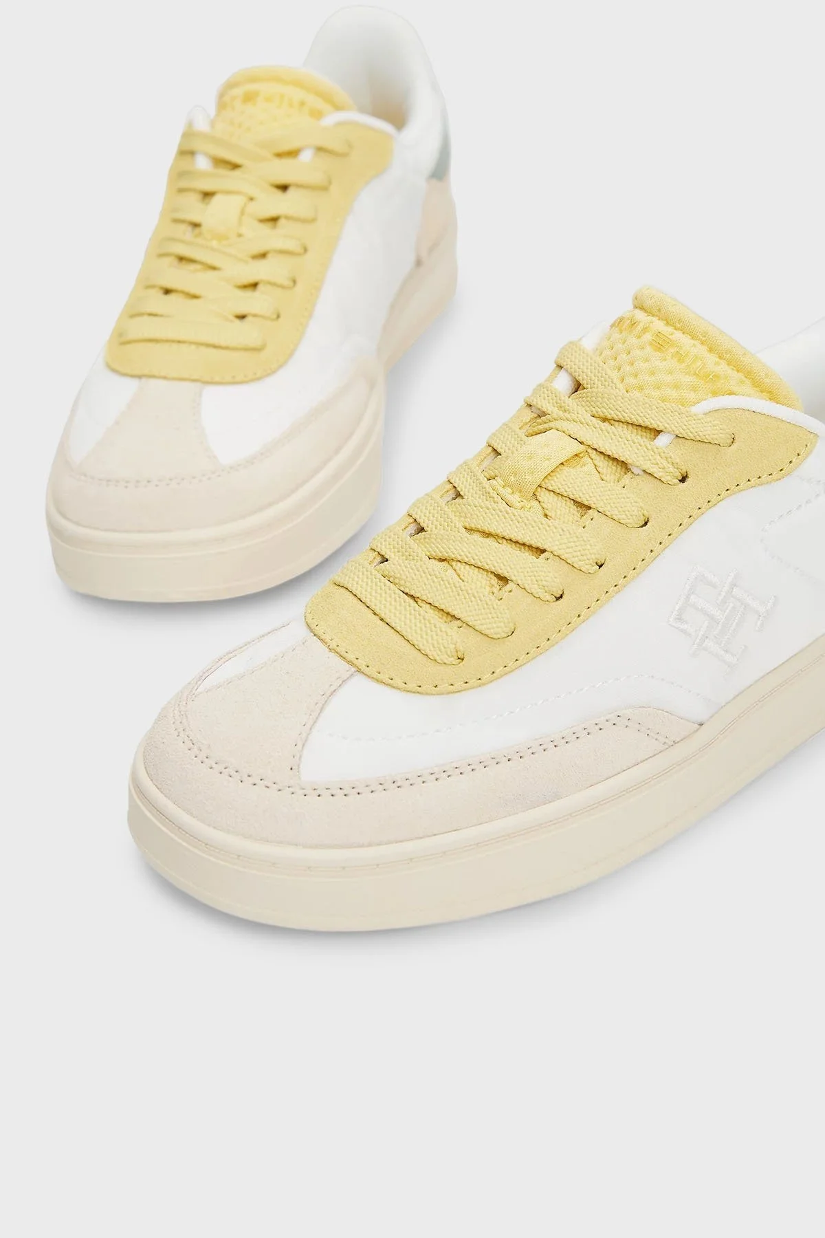 Tommy Hilfiger Süet Logolu Sneaker Bayan Ayakkabı FW0FW08643 ACJ BEJ - 5