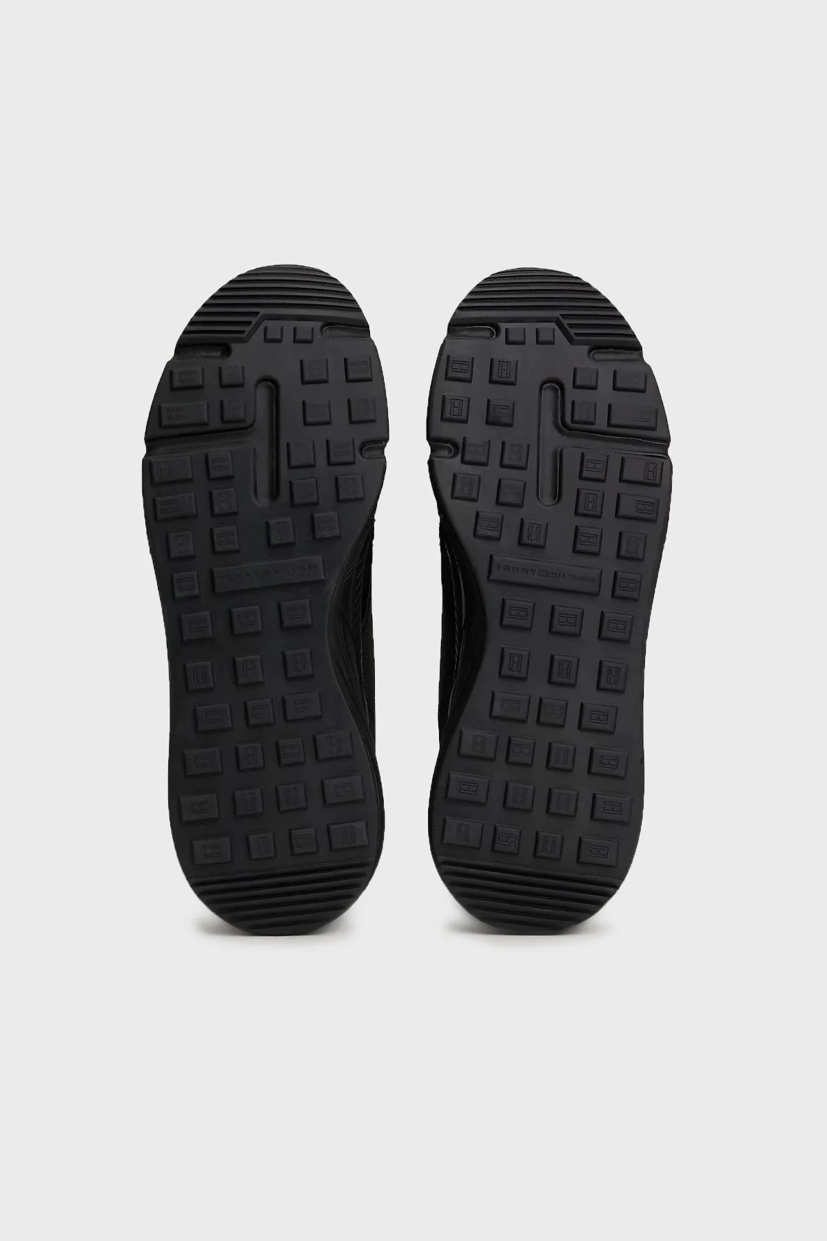 Tommy Hilfiger Süet Logolu Sneaker Erkek Ayakkabı FM0FM05218 BDS SİYAH - 12