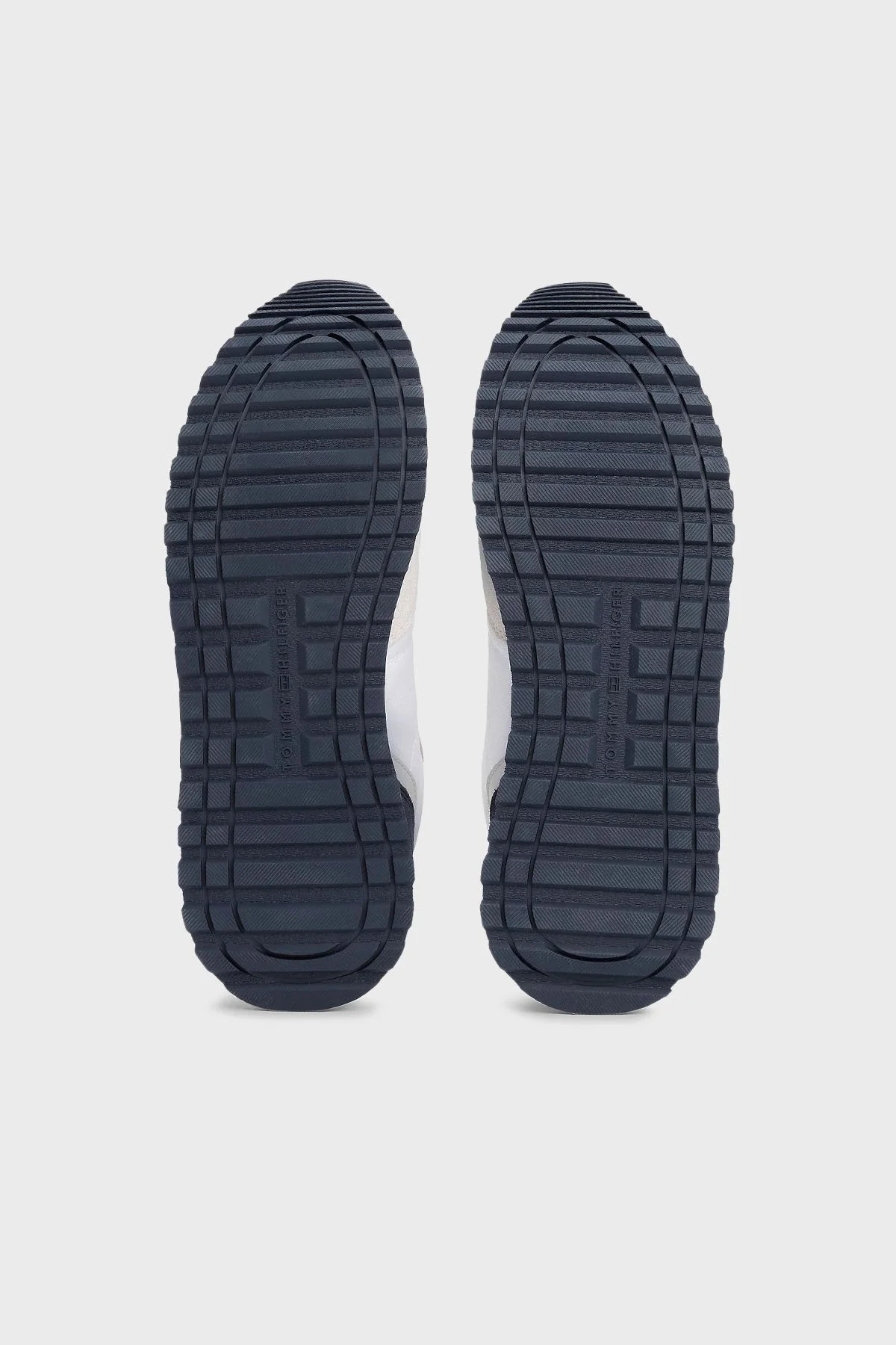 Tommy Hilfiger Süet Logolu Sneaker Erkek Ayakkabı FM0FM05465 YBS BEYAZ - 14