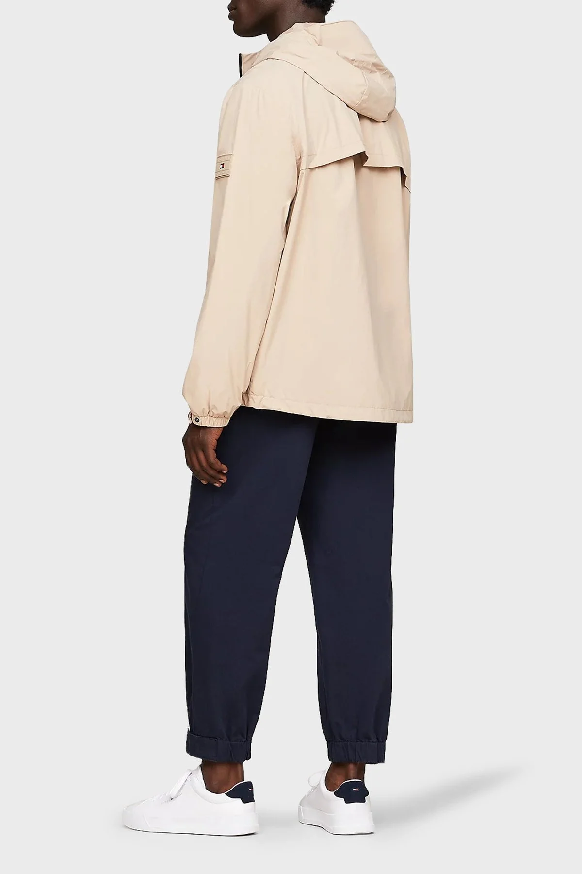 Tommy Hilfiger Sura Dayanıklı Regular Fit Kapüşonlu Erkek Mont MW0MW34456 AEG BEJ - 2