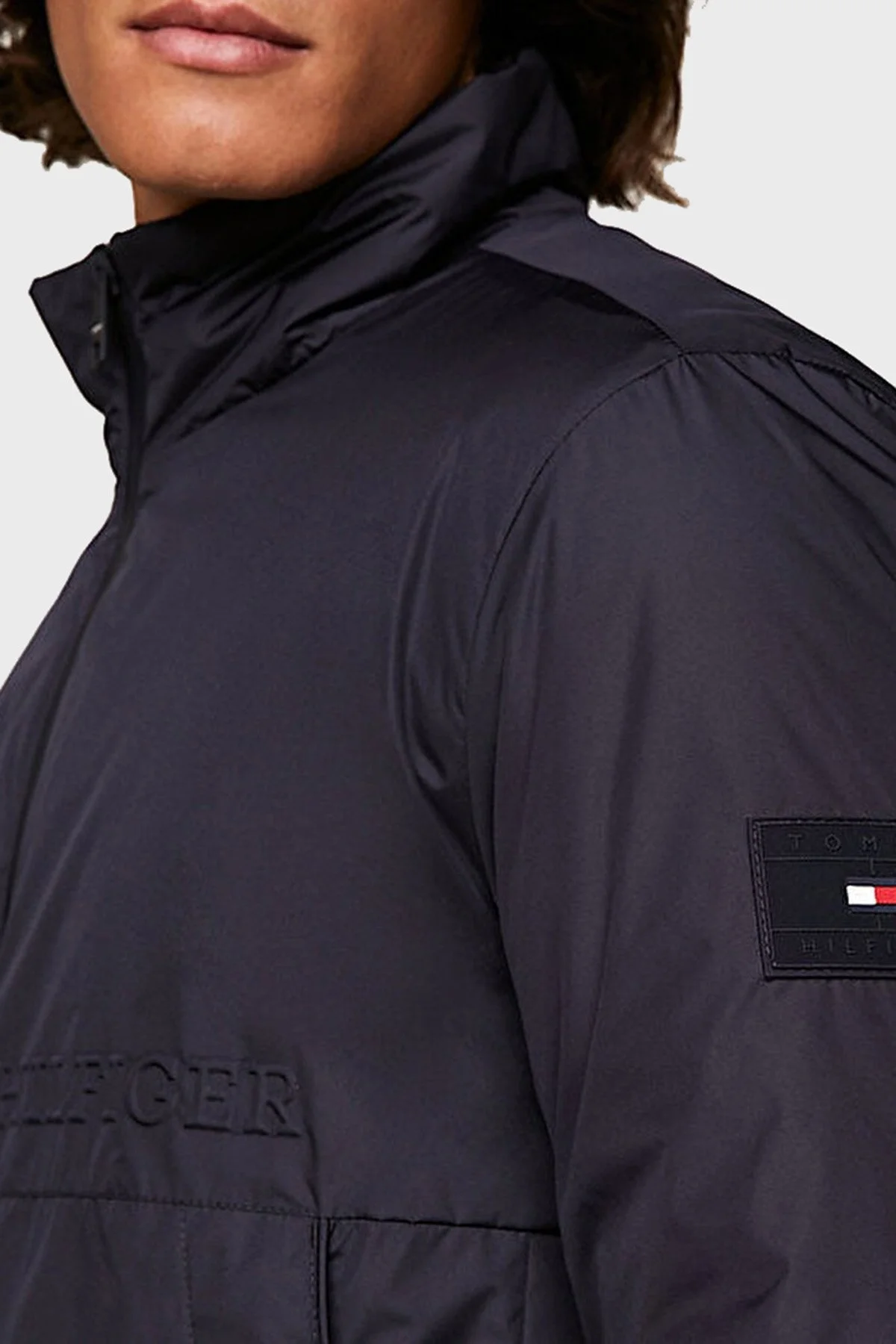 Tommy Hilfiger Suya Dayanıklı Yalıtımlı Regular Fit Erkek Mont MW0MW34237 DW5 LACİVERT - 4