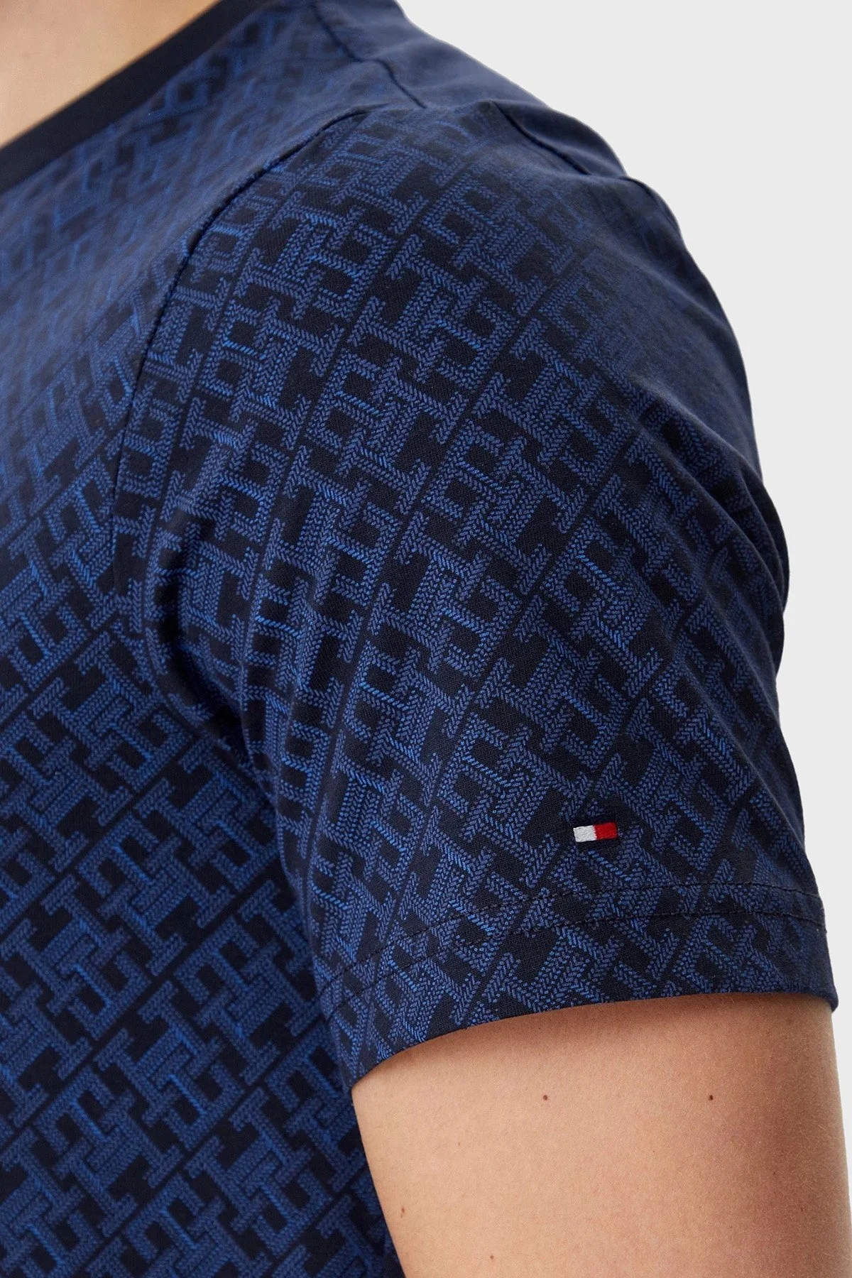 Tommy Hilfiger Tamamı Logolu % 100 Pamuk Regular Fit Bisiklet Yaka Erkek T Shirt MW0MW39251 DW5 LACİVERT - 9