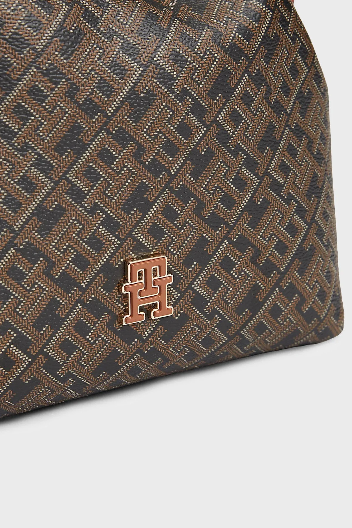 Tommy Hilfiger Tamamı Logolu Ayarlanabilir Askılı Kadın Çanta AW0AW18847 0GJ SİYAH - 5