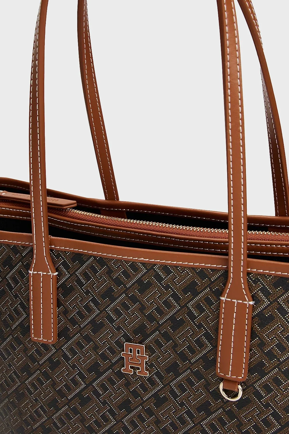 Tommy Hilfiger Tamamı Logolu Omuz Askılı Kadın Çanta AW0AW17416 BDS SİYAH - 3