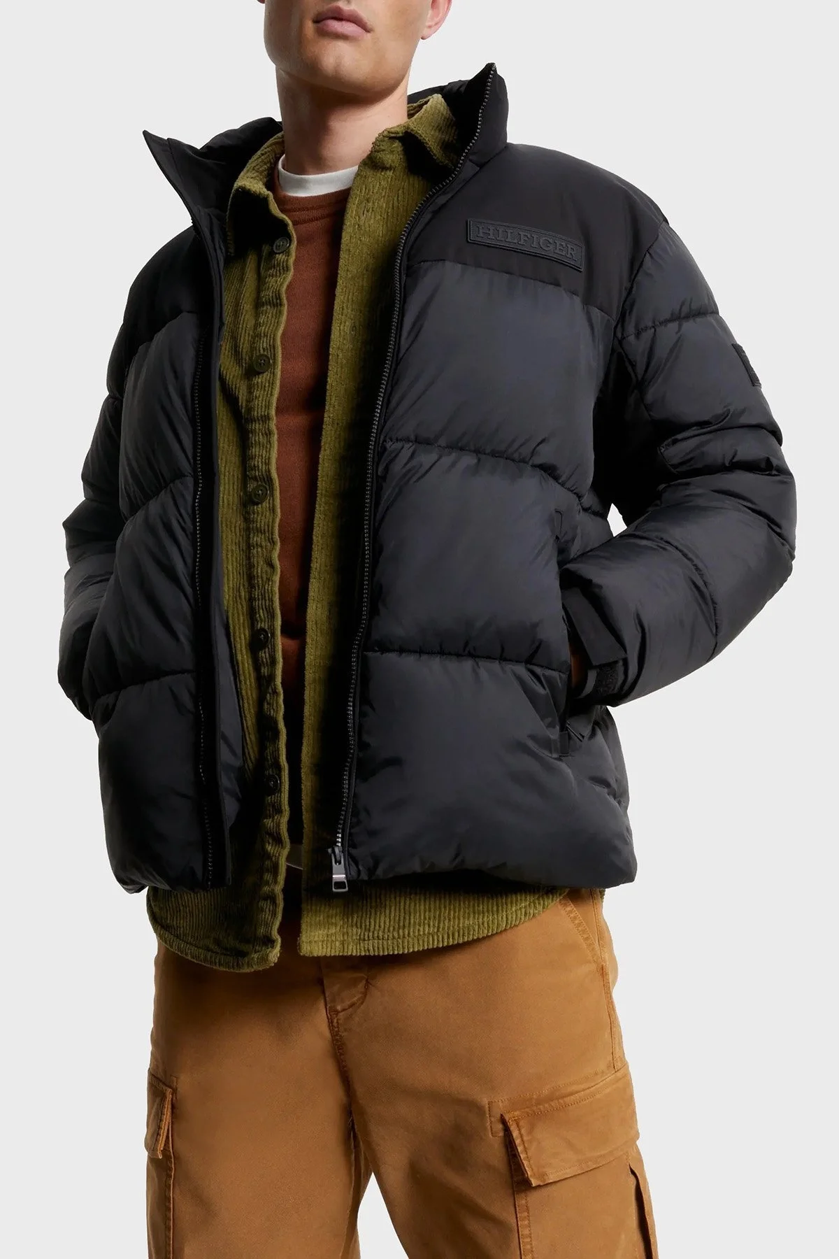 Tommy Hilfiger Yalıtımlı Su Geçirmez Dik Yaka Regular Fit Şişme Erkek Mont MW0MW32770 BDS SİYAH - 1