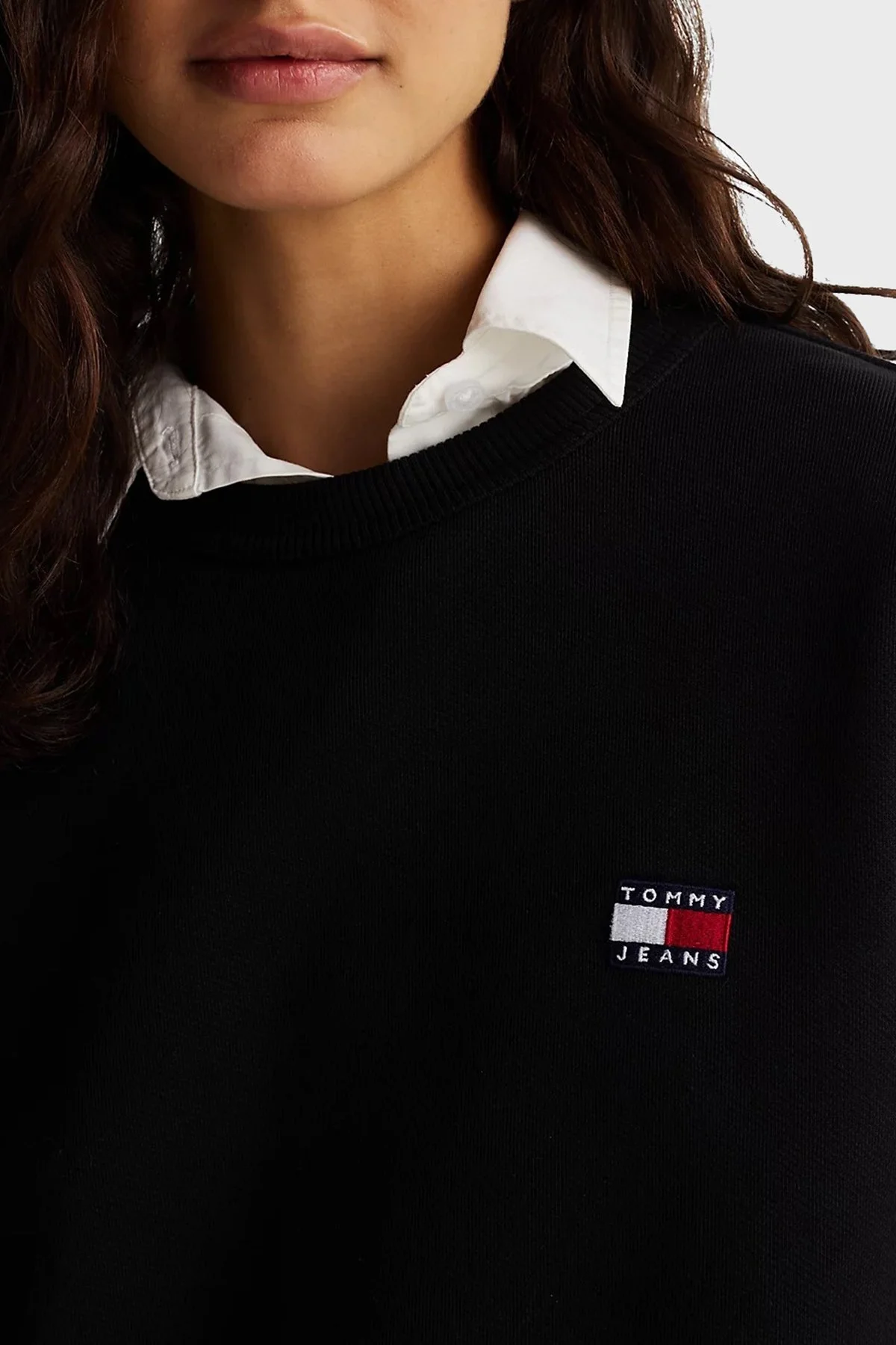 Tommy Jeans % 100 Pamuk Boxy Fit Bisiklet Yaka Bayan Sweat DW0DW19408 BDS SİYAH - 4