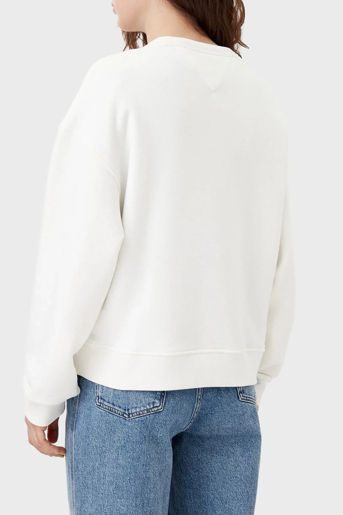 Tommy Jeans % 100 Pamuk Boxy Fit Bisiklet Yaka Bayan Sweat DW0DW19408 YBL BEYAZ - 3