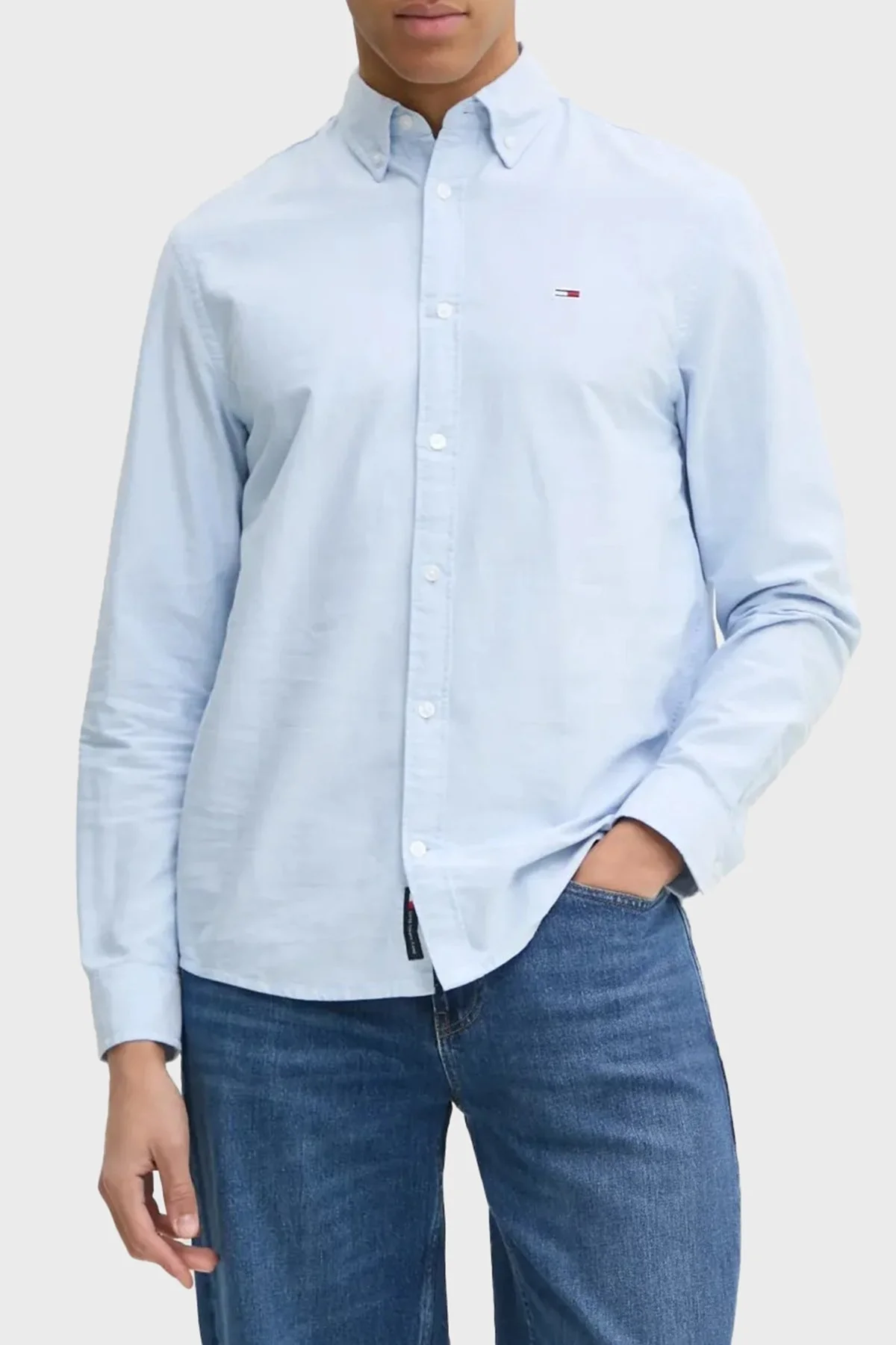 Tommy Jeans % 100 Pamuk Düğmeli Yaka Regular Fit Erkek Gömlek DM0DM20667 C12 AÇIK MAVİ - 5