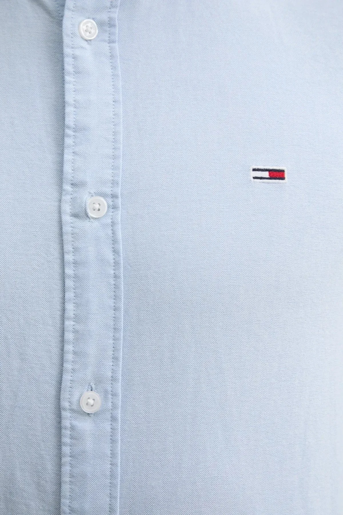 Tommy Jeans % 100 Pamuk Düğmeli Yaka Regular Fit Erkek Gömlek DM0DM20667 C12 AÇIK MAVİ - 8