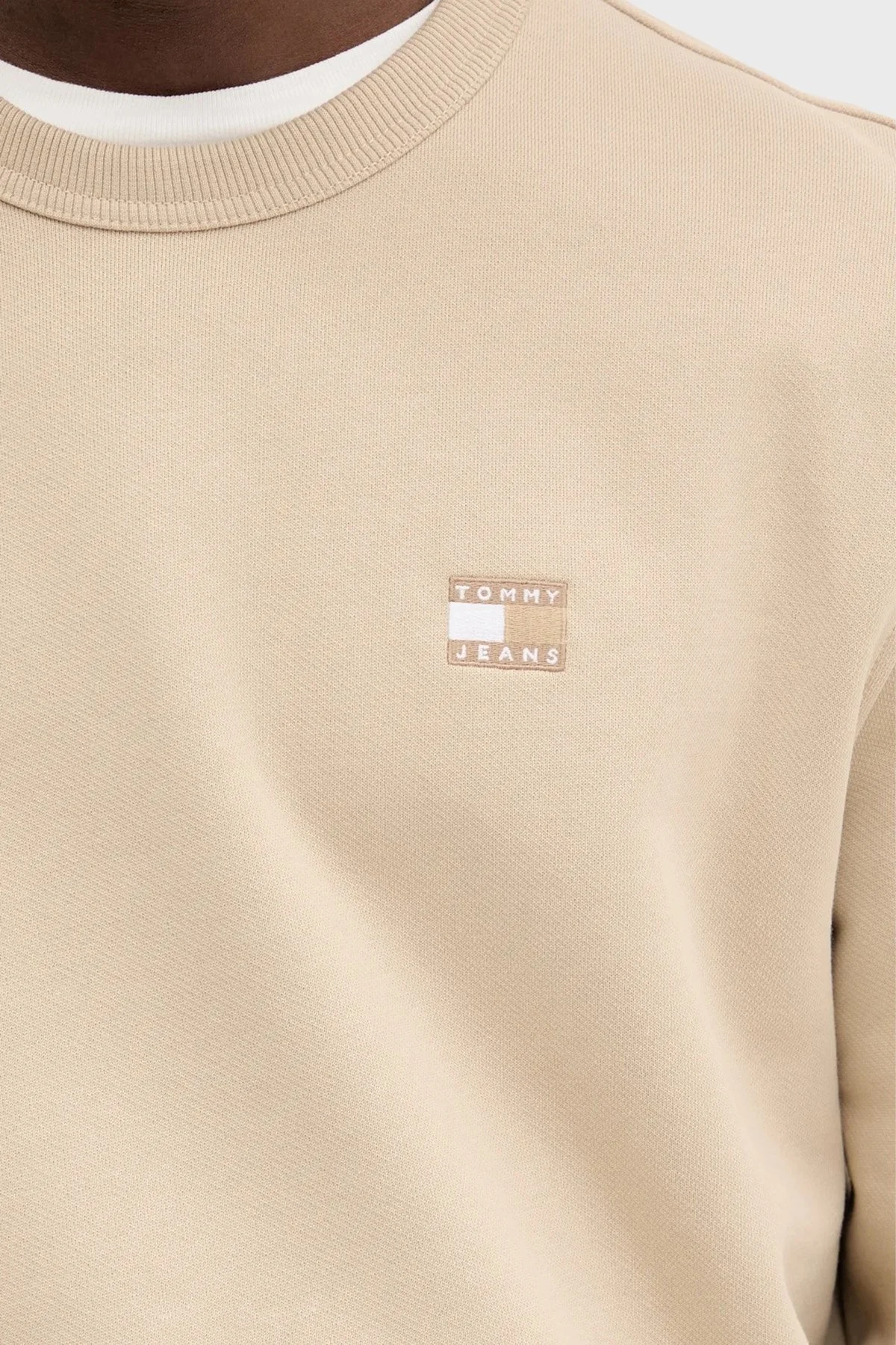 Tommy Jeans % 100 Pamuk Regular Fit Bisiklet Yaka Erkek Sweat DM0DM20660 RBV BEJ - 4