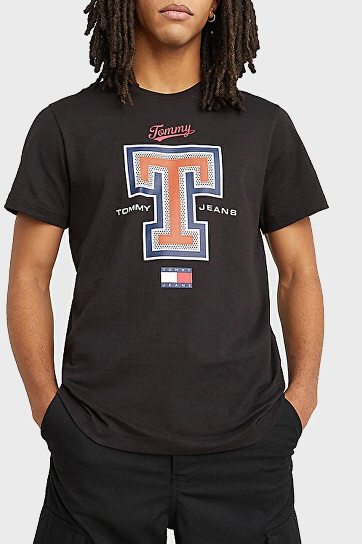 Tommy Jeans % 100 Pamuk Regular Fit Bisiklet Yaka Erkek T Shirt DM0DM16404 BDS SİYAH - 1