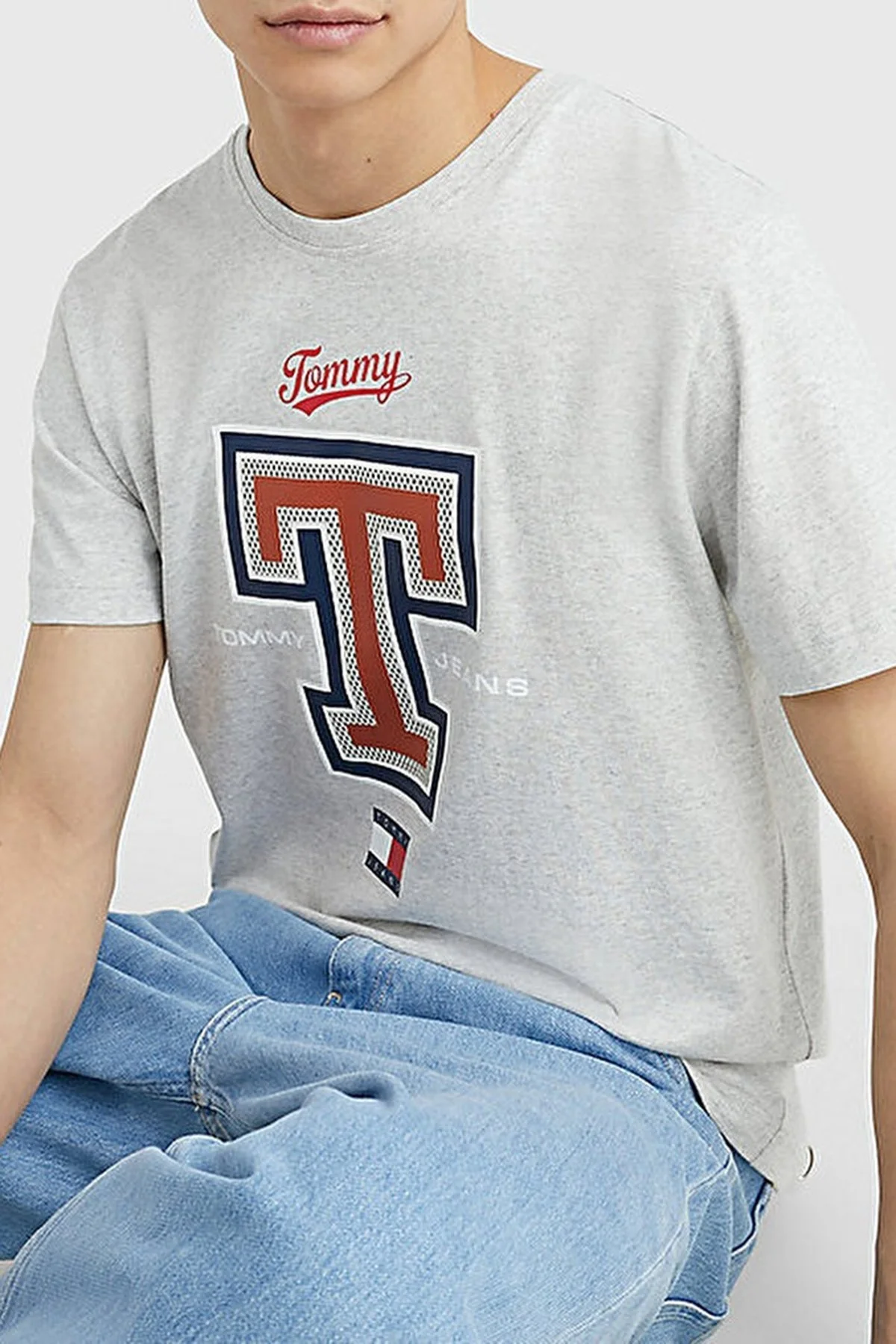 Tommy Jeans % 100 Pamuk Regular Fit Bisiklet Yaka Erkek T Shirt DM0DM16404 PJ4 GRİ - 2