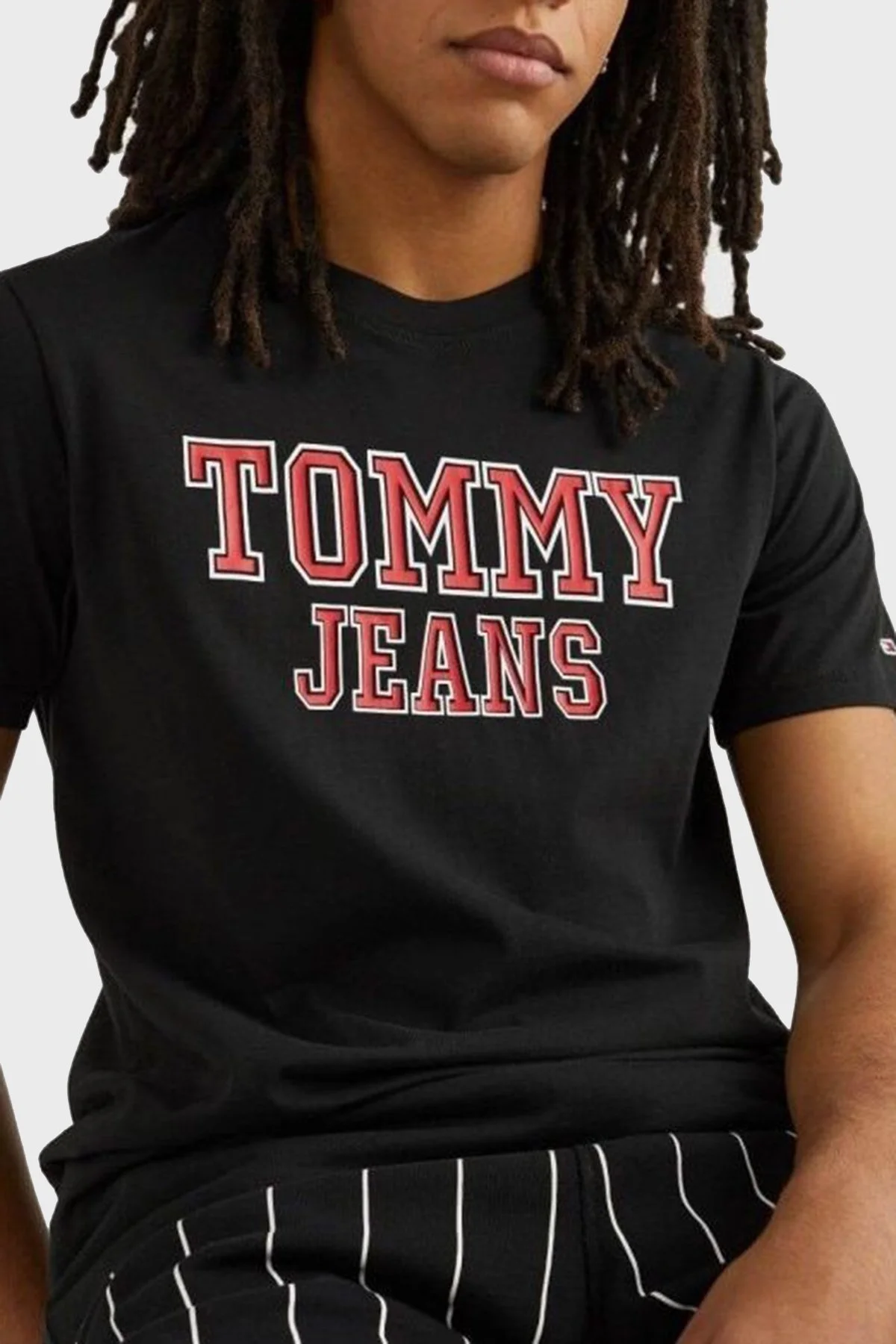 Tommy Jeans % 100 Pamuk Regular Fit Bisiklet Yaka Erkek T Shirt DM0DM16405 BDS SİYAH - 2