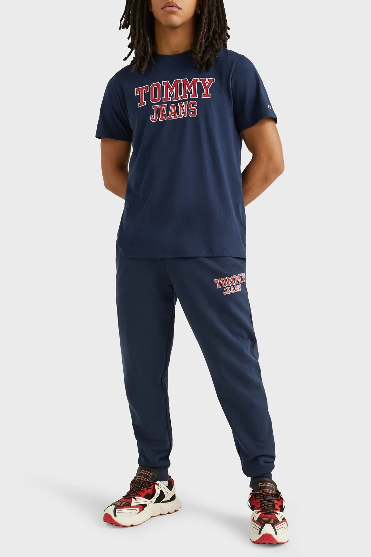 Tommy Jeans % 100 Pamuk Regular Fit Bisiklet Yaka Erkek T Shirt DM0DM16405 C87 LACİVERT - 2