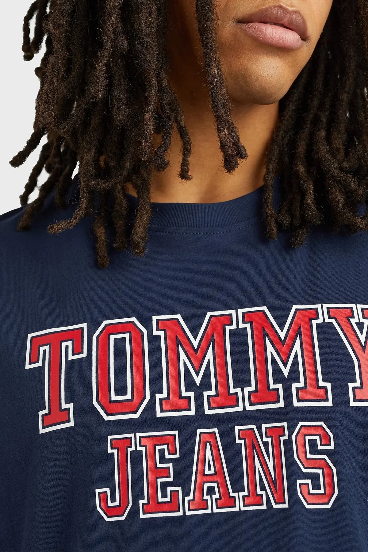 Tommy Jeans % 100 Pamuk Regular Fit Bisiklet Yaka Erkek T Shirt DM0DM16405 C87 LACİVERT - 4