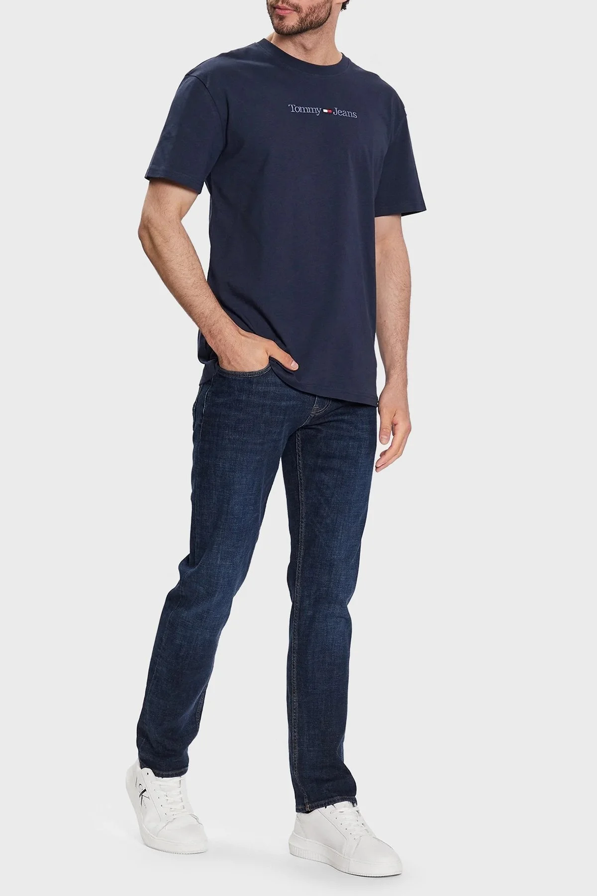 Tommy Jeans % 100 Pamuk Regular Fit Bisiklet Yaka Erkek T Shirt DM0DM16825 C87 LACİVERT - 2