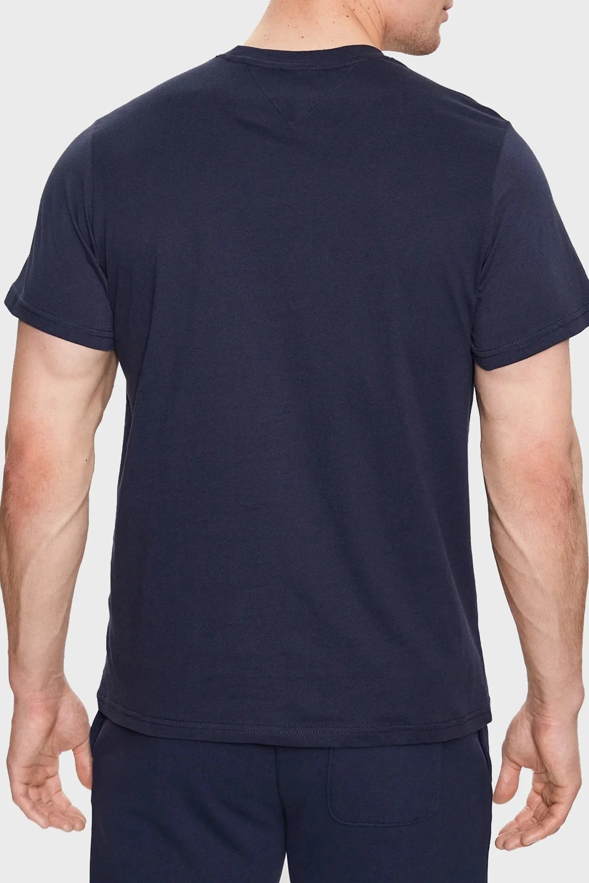 Tommy Jeans % 100 Pamuk Regular Fit Bisiklet Yaka Erkek T Shirt DM0DM16831 C87 LACİVERT - 2