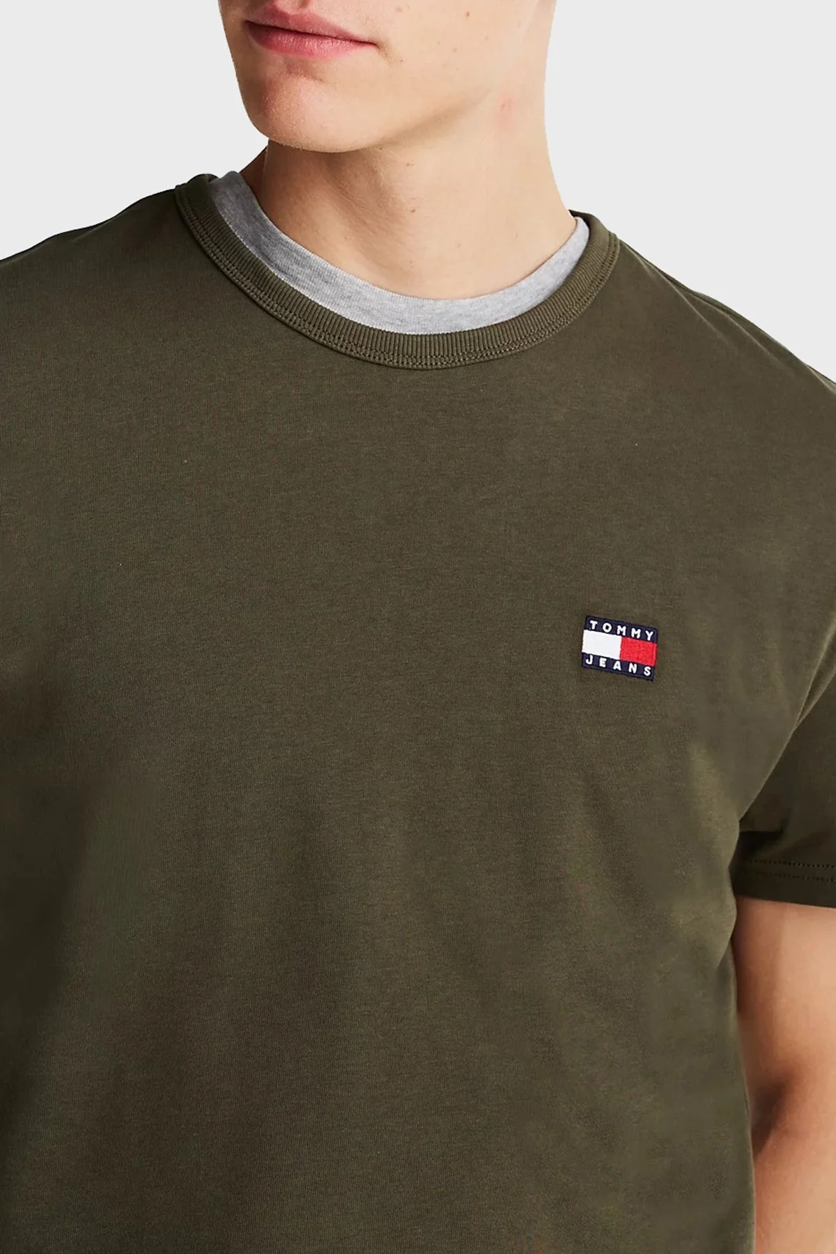 Tommy Jeans % 100 Pamuk Regular Fit Bisiklet Yaka Erkek T Shirt DM0DM20322 M12 YEŞİL - 4