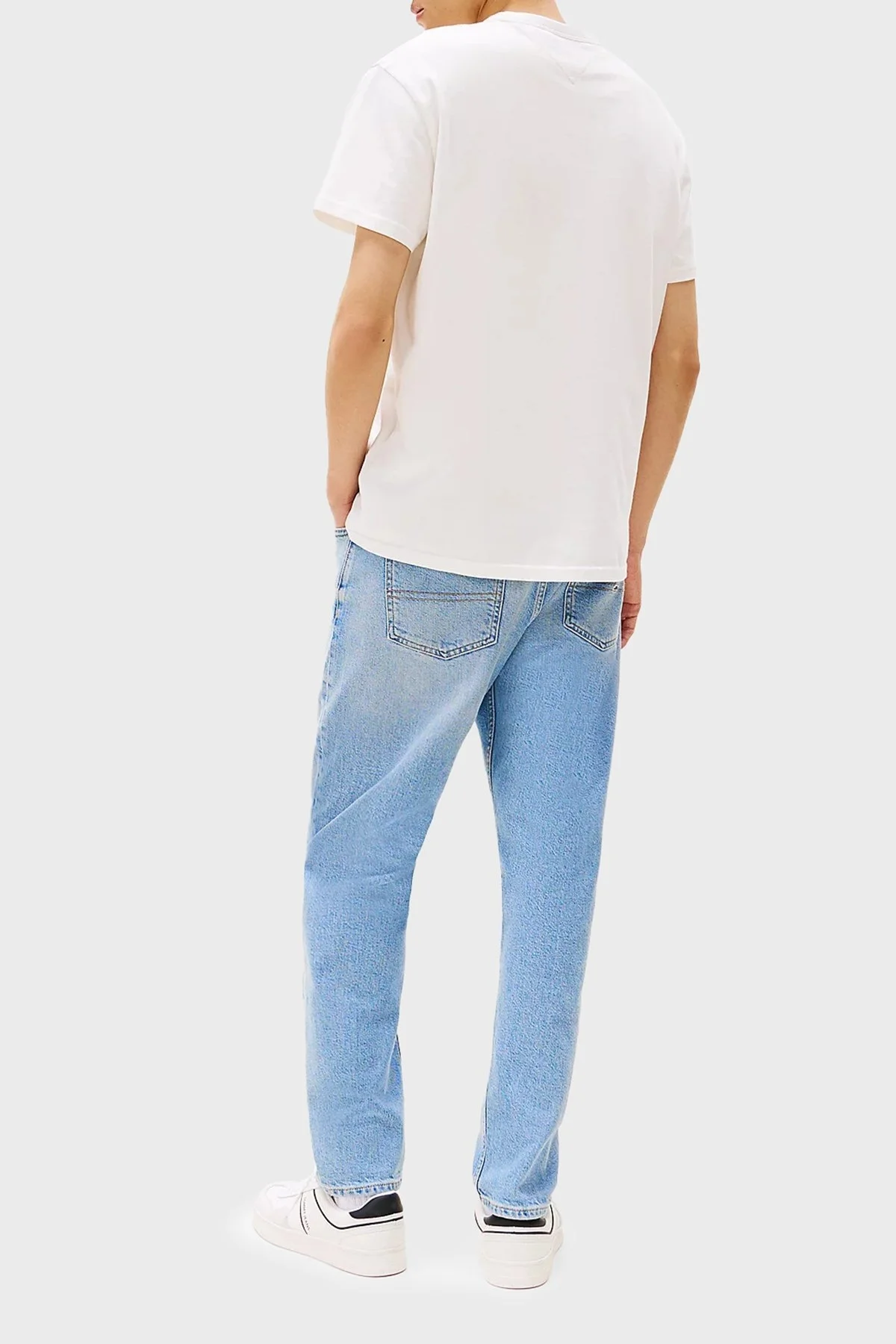 Tommy Jeans % 100 Pamuk Regular Fit Bisiklet Yaka Erkek T Shirt DM0DM20322 YBL BEYAZ - 3