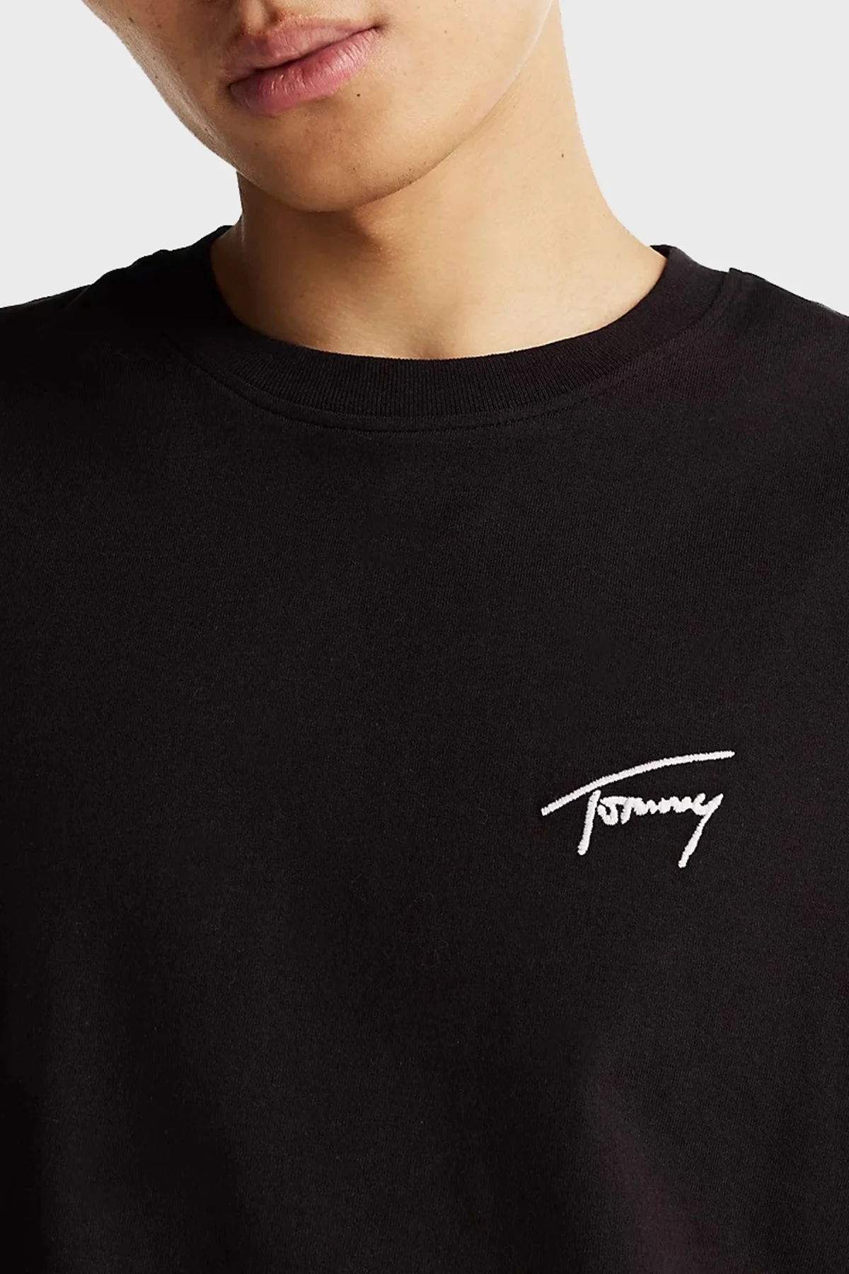 Tommy Jeans % 100 Pamuk Regular Fit Bisiklet Yaka Erkek T Shirt DM0DM21140 BDS SİYAH - 9