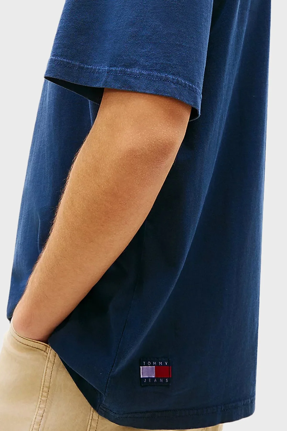 Tommy Jeans % 100 Pamuk Regular Fit Bisiklet Yaka Erkek T Shirt DM0DM22545 C1G LACİVERT - 3