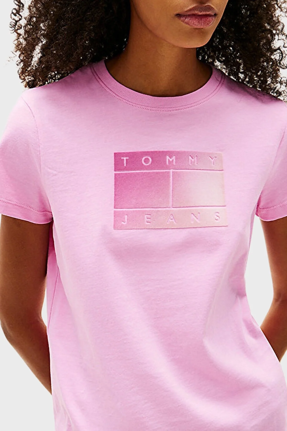 Tommy Jeans % 100 Pamuk Regular Fit Bisiklet Yaka Logolu Bayan T Shirt DW0DW20905 U06 PEMBE - 4