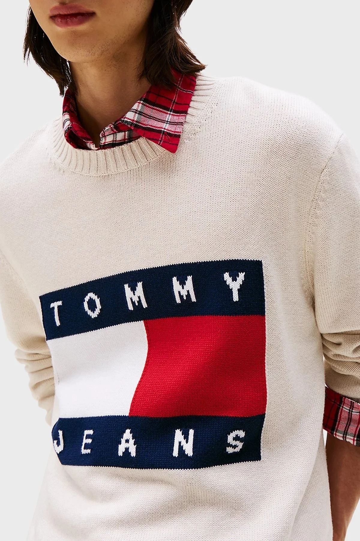 Tommy Jeans % 100 Pamuk Regular Fit Bisiklet Yaka Logolu Erkek Kazak DM0DM22105 AFN BEJ - 4