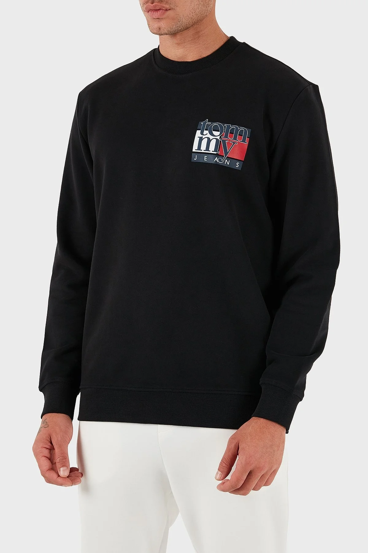 Tommy Jeans % 100 Pamuk Regular Fit Bisiklet Yaka Logolu Erkek Sweat DM0DM22093 BDS SİYAH - 4