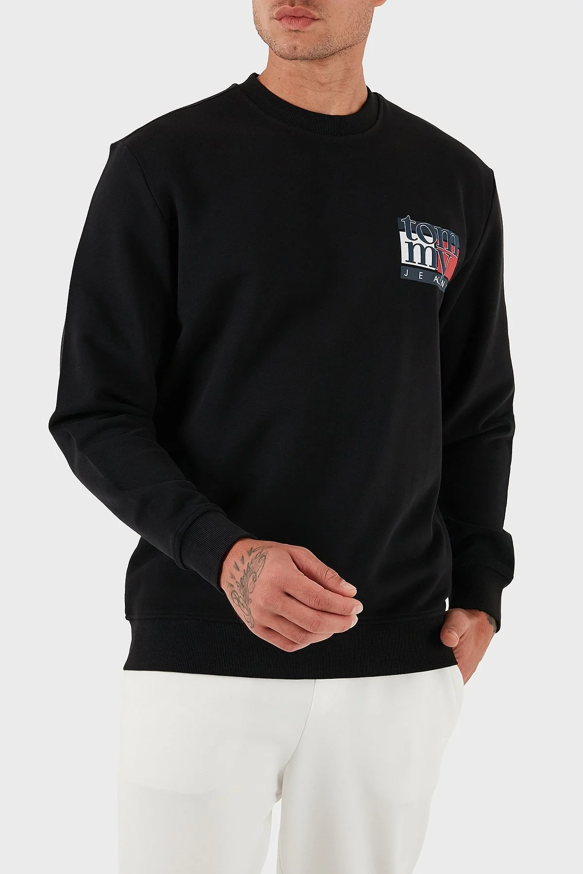 Tommy Jeans % 100 Pamuk Regular Fit Bisiklet Yaka Logolu Erkek Sweat DM0DM22093 BDS SİYAH - 5