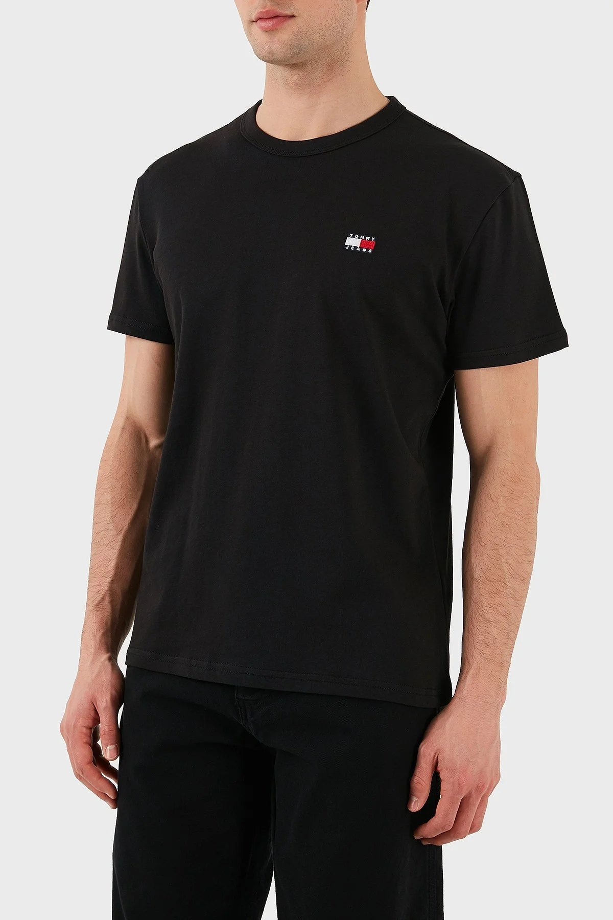 Tommy Jeans %100 Pamuk Regular Fit Bisiklet Yaka Logolu Erkek T Shirt DM0DM20322 BDS SİYAH - 4