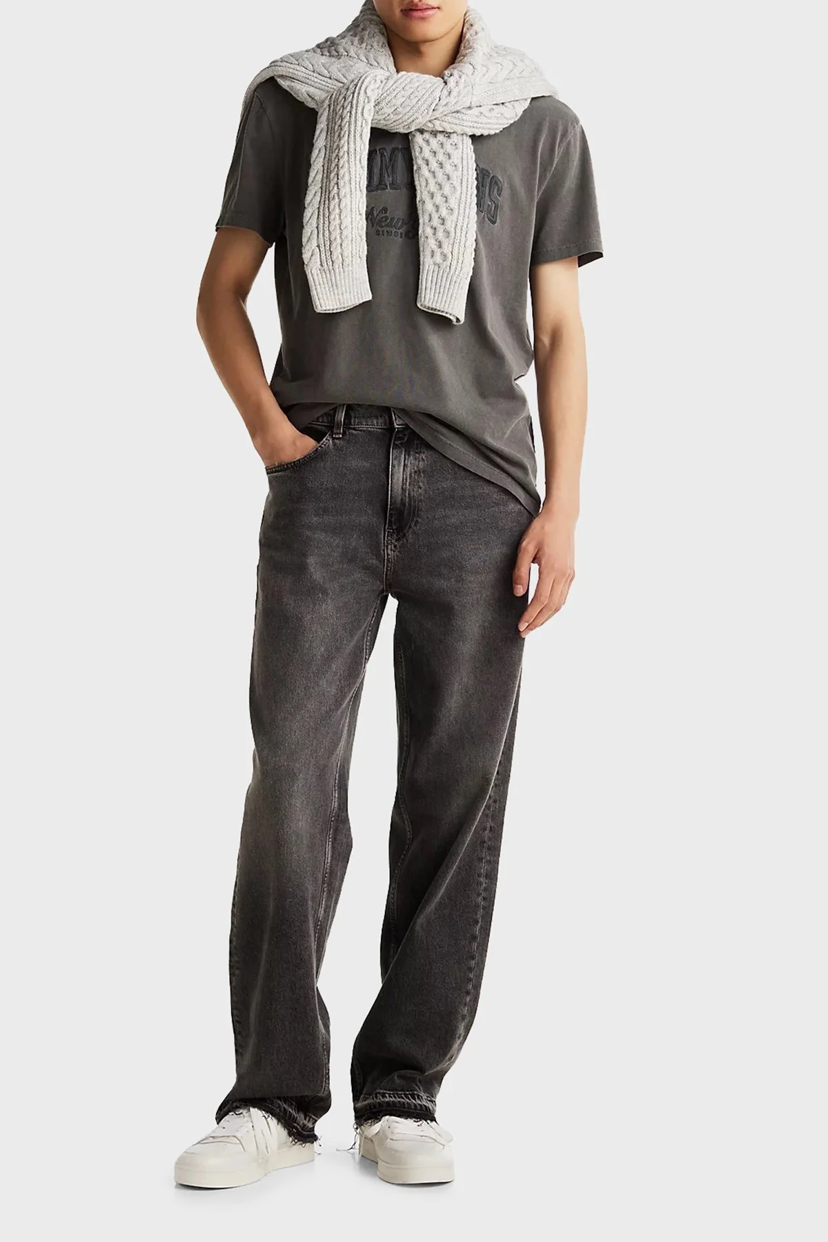 Tommy Jeans % 100 Pamuk Regular Fit Bisiklet Yaka Logolu Erkek T Shirt DM0DM20356 BDS SİYAH - 7