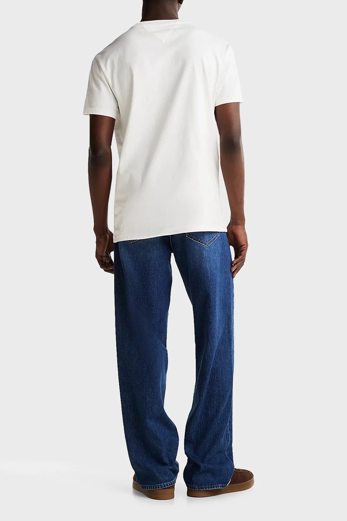 Tommy Jeans % 100 Pamuk Regular Fit Bisiklet Yaka Logolu Erkek T Shirt DM0DM21109 YBL BEYAZ - 2