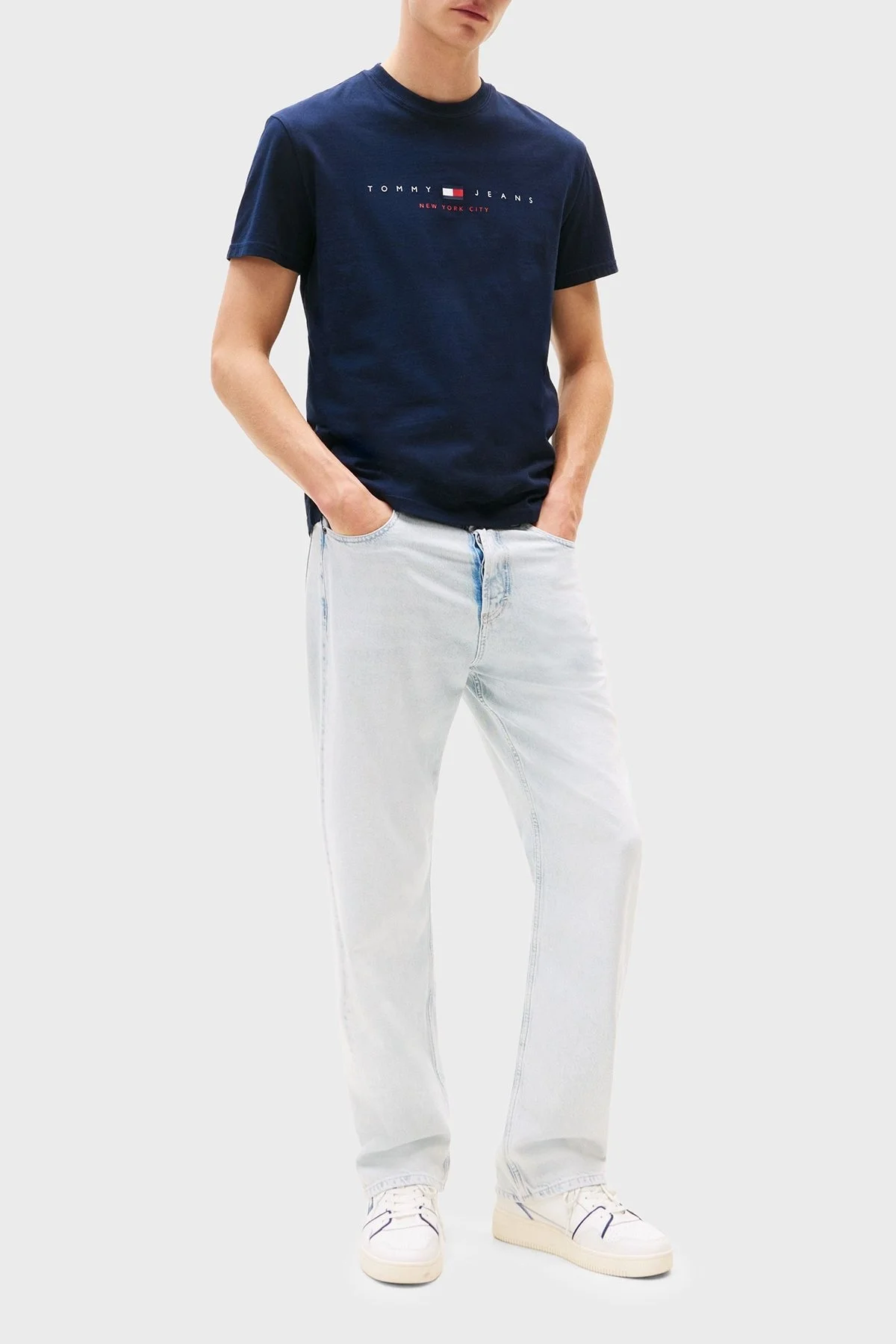 Tommy Jeans % 100 Pamuk Regular Fit Bisiklet Yaka Logolu Erkek T Shirt DM0DM21911 C1G LACİVERT - 2