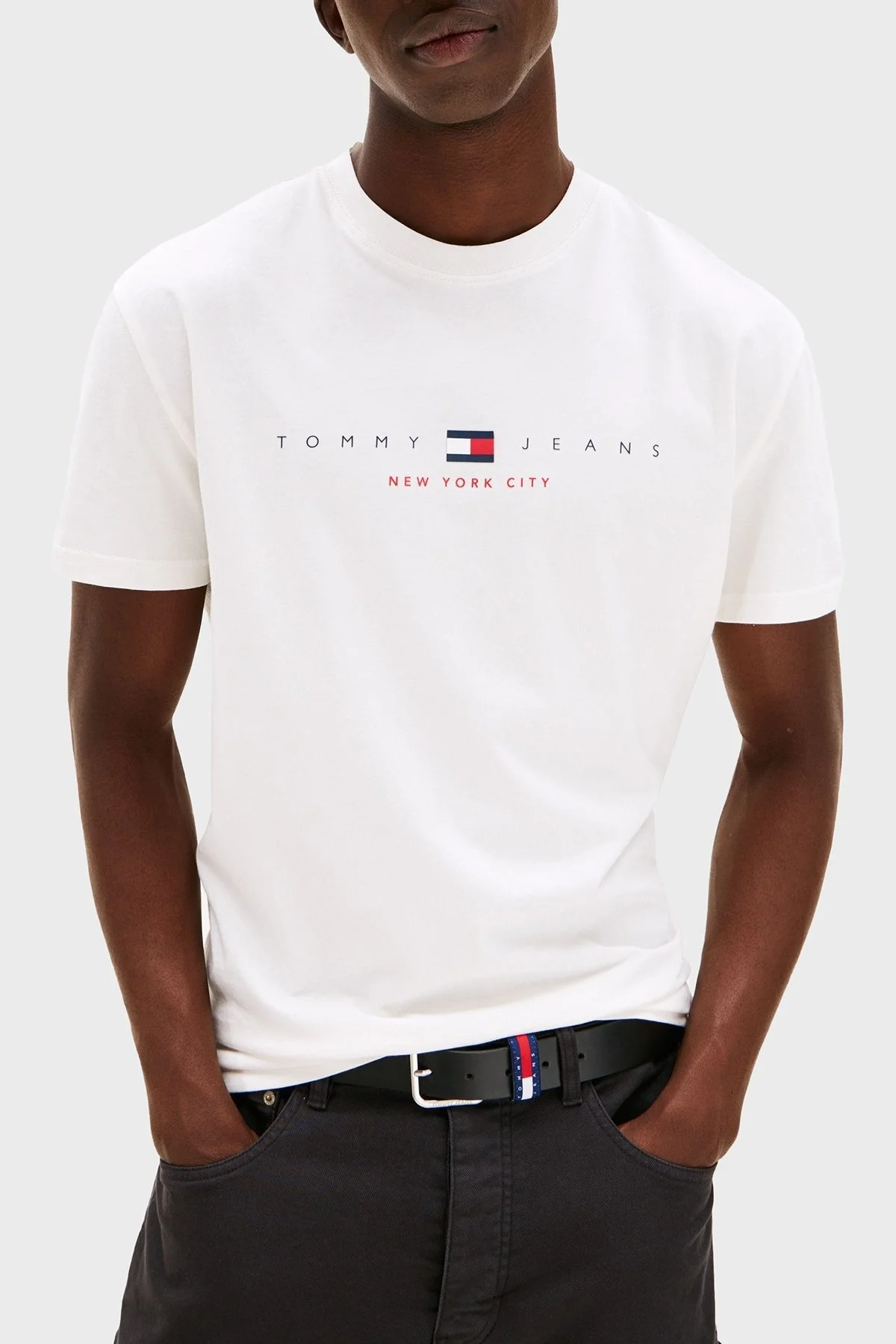 Tommy Jeans % 100 Pamuk Regular Fit Bisiklet Yaka Logolu Erkek T Shirt DM0DM21911 YBL BEYAZ - 1
