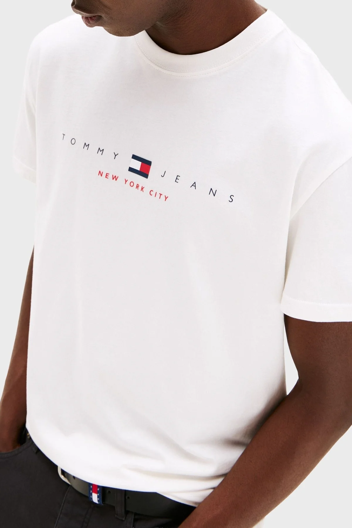 Tommy Jeans % 100 Pamuk Regular Fit Bisiklet Yaka Logolu Erkek T Shirt DM0DM21911 YBL BEYAZ - 4