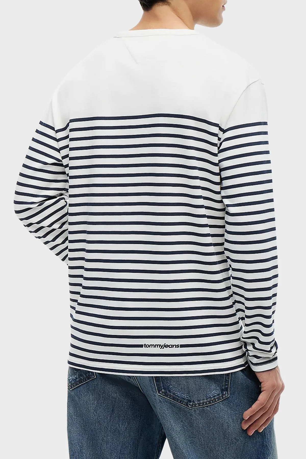 Tommy Jeans %100 Pamuk Regular Fit Bisiklet Yaka Uzun Kollu Erkek T Shirt DM0DM23183 YBH Beyaz - 4