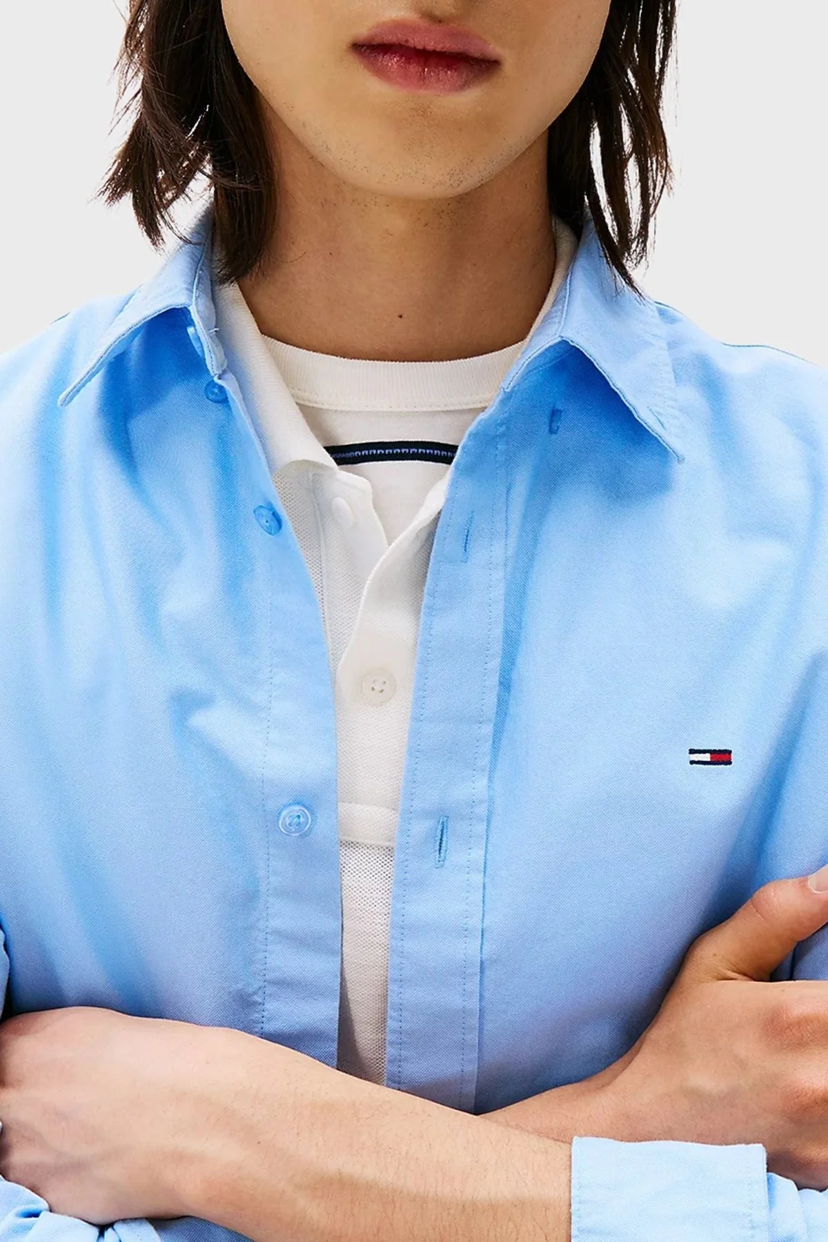 Tommy Jeans % 100 Pamuk Regular Fit Düğmeli Yaka Erkek Gömlek DM0DM21298 0GY MAVİ - 4