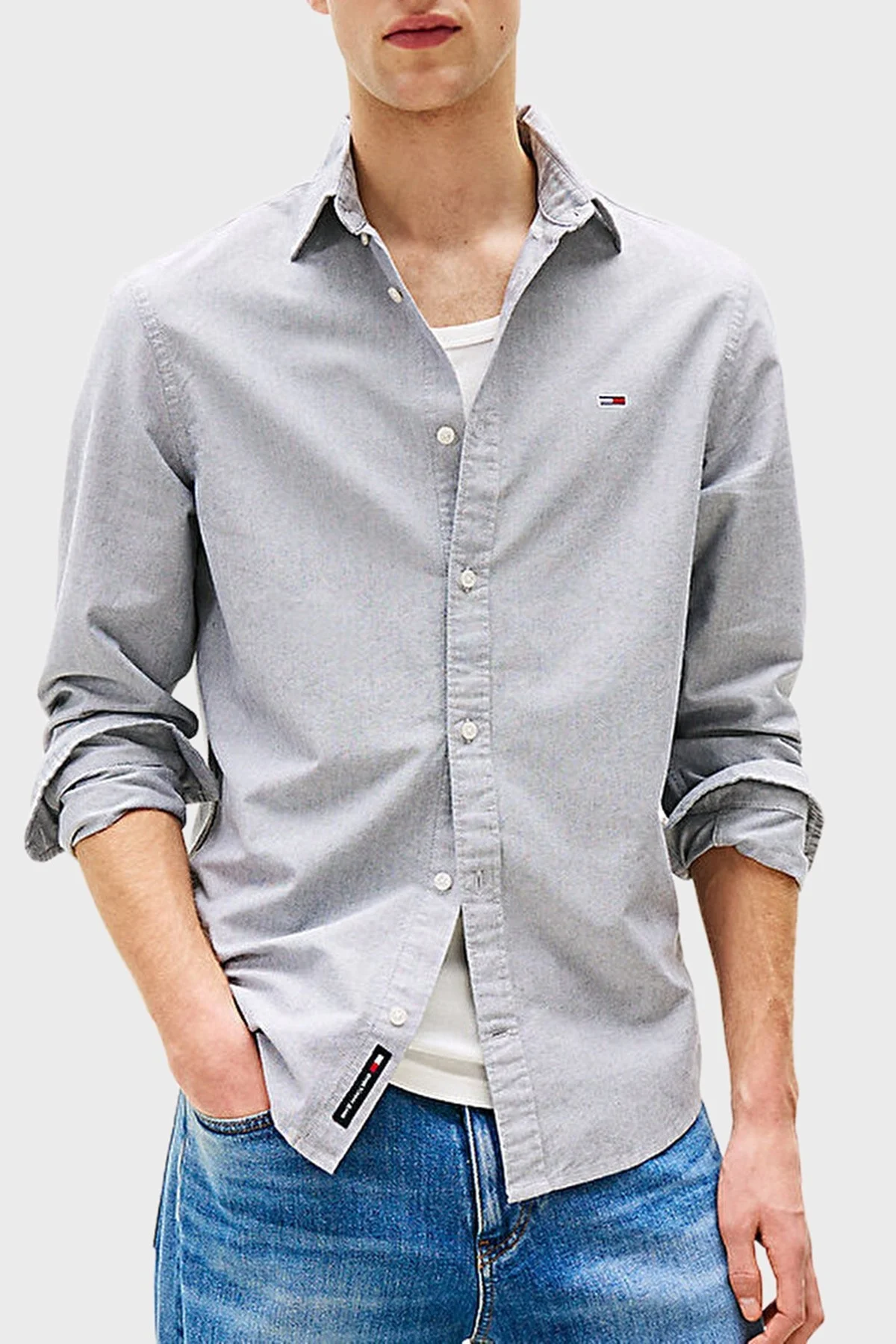 Tommy Jeans % 100 Pamuk Regular Fit Düğmeli Yaka Erkek Gömlek DM0DM21298 C1G LACİVERT - 1