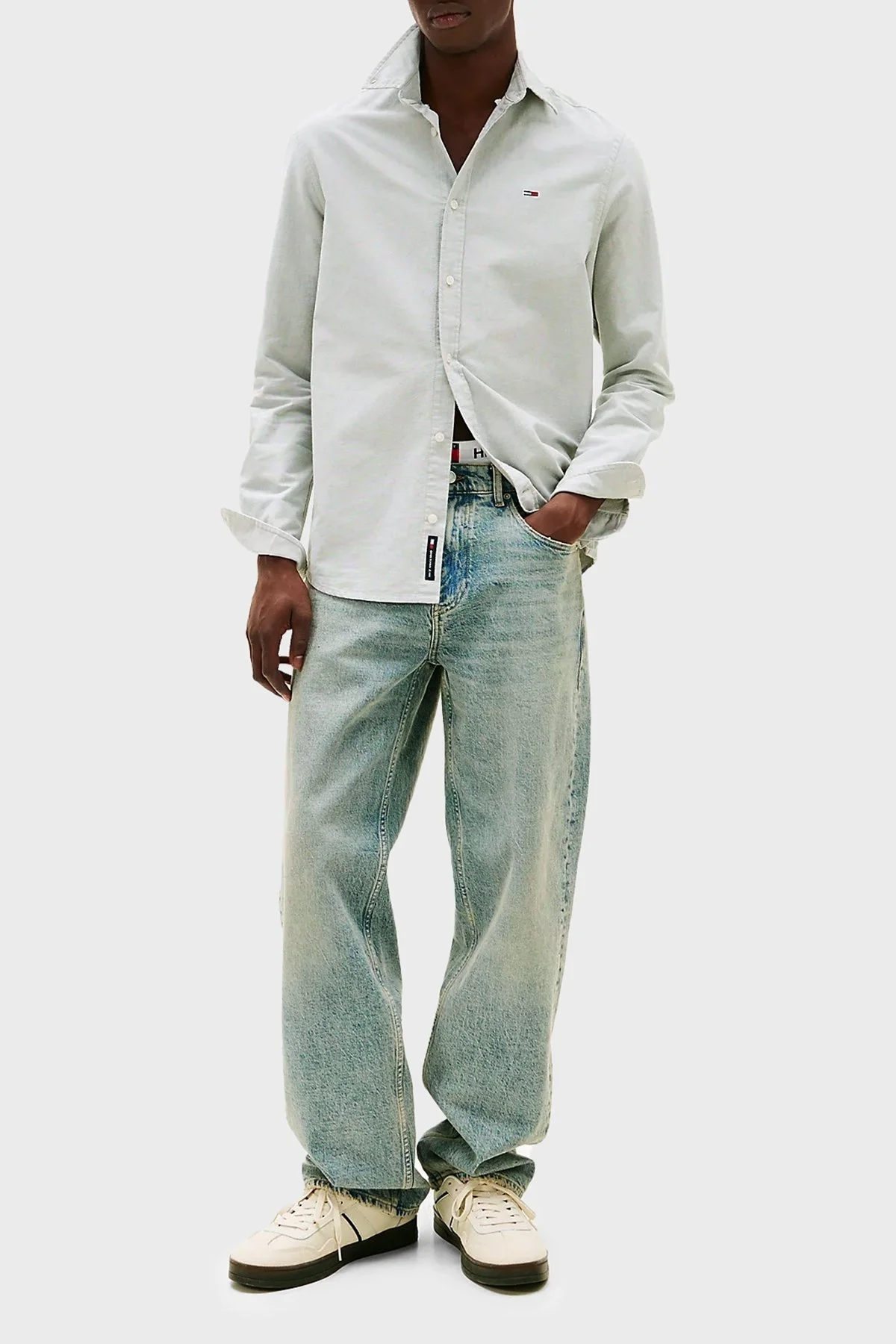 Tommy Jeans % 100 Pamuk Regular Fit Düğmeli Yaka Erkek Gömlek DM0DM21298 MR6 YEŞİL - 2