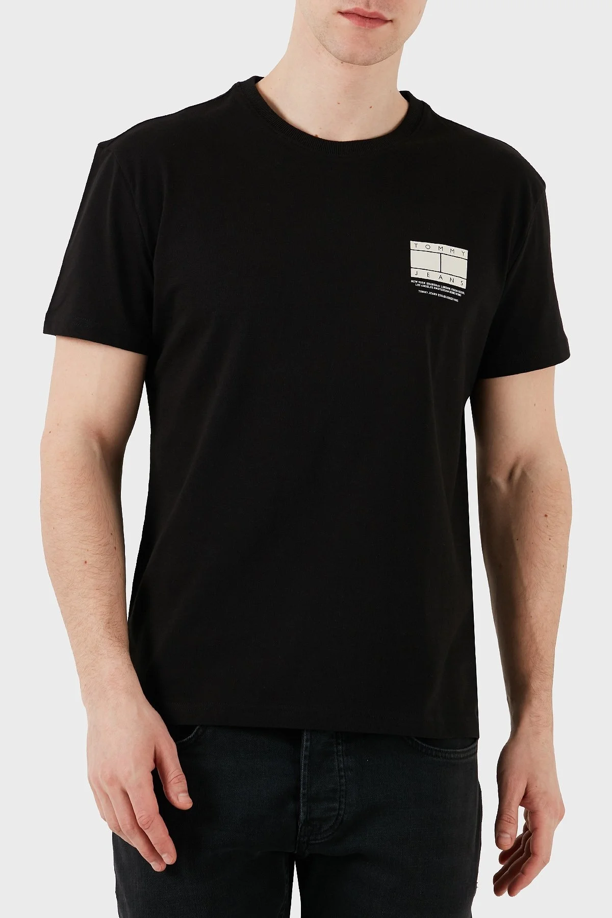 Tommy Jeans % 100 Pamuk Regular Fit Logolu Erkek T Shirt DM0DM20814 BDS SİYAH - 4