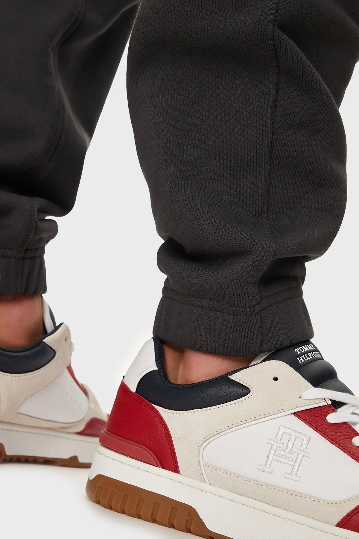 Tommy Jeans % 100 Pamuk Regular Fit Yüksek Bel Lastikli Paça Jogger Erkek Pantolon DM0DM19807 PUB KOYU GRİ - 10