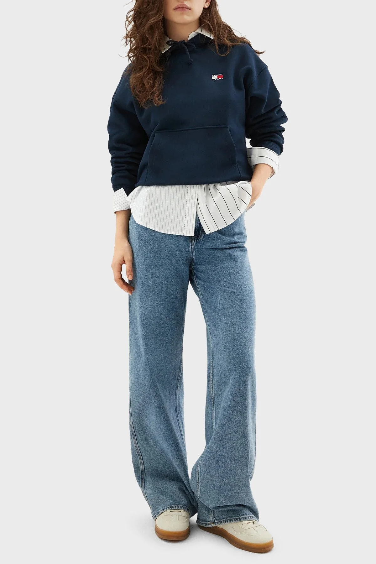Tommy Jeans % 100 Pamuk Relaxed Fit Kapüşonlu Bayan Sweat DW0DW19414 C1G LACİVERT - 2