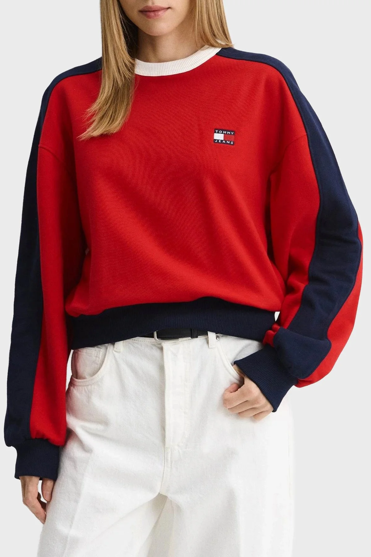 Tommy Jeans % 100 Pamuk Renk Bloklu Bisiklet Yaka Kadın Sweat DW0DW22826 XK9 Kırmızı - 1