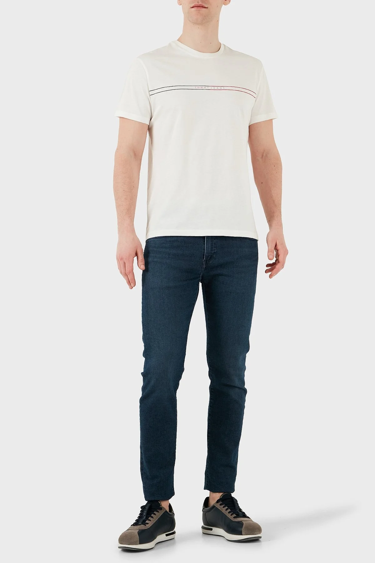 Tommy Jeans % 100 Pamuk Slim Fit Bisiklet Yaka Logolu Erkek T Shirt DM0DM20779 YBL BEYAZ - 3