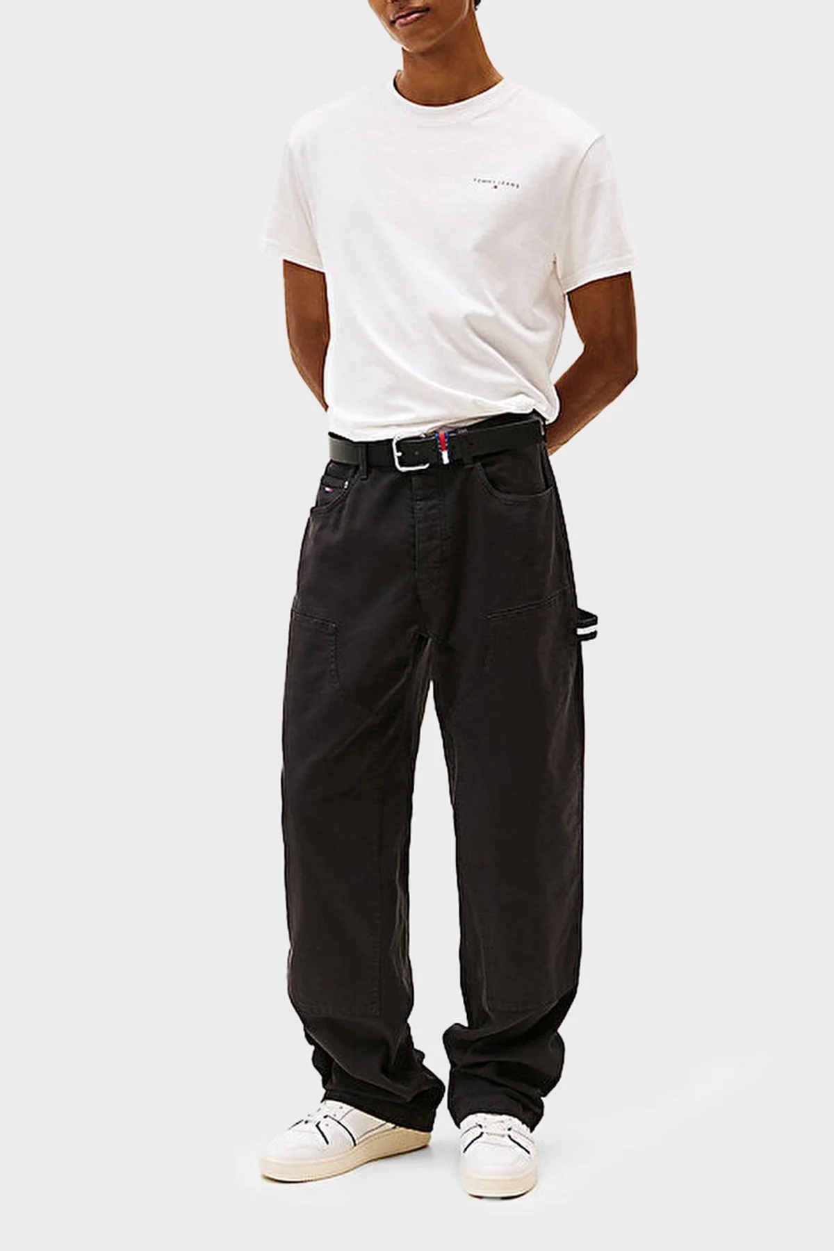 Tommy Jeans % 100 Pamuk Slim Fit Bisiklet Yaka Logolu Erkek T Shirt DM0DM21780 YBL BEYAZ - 2