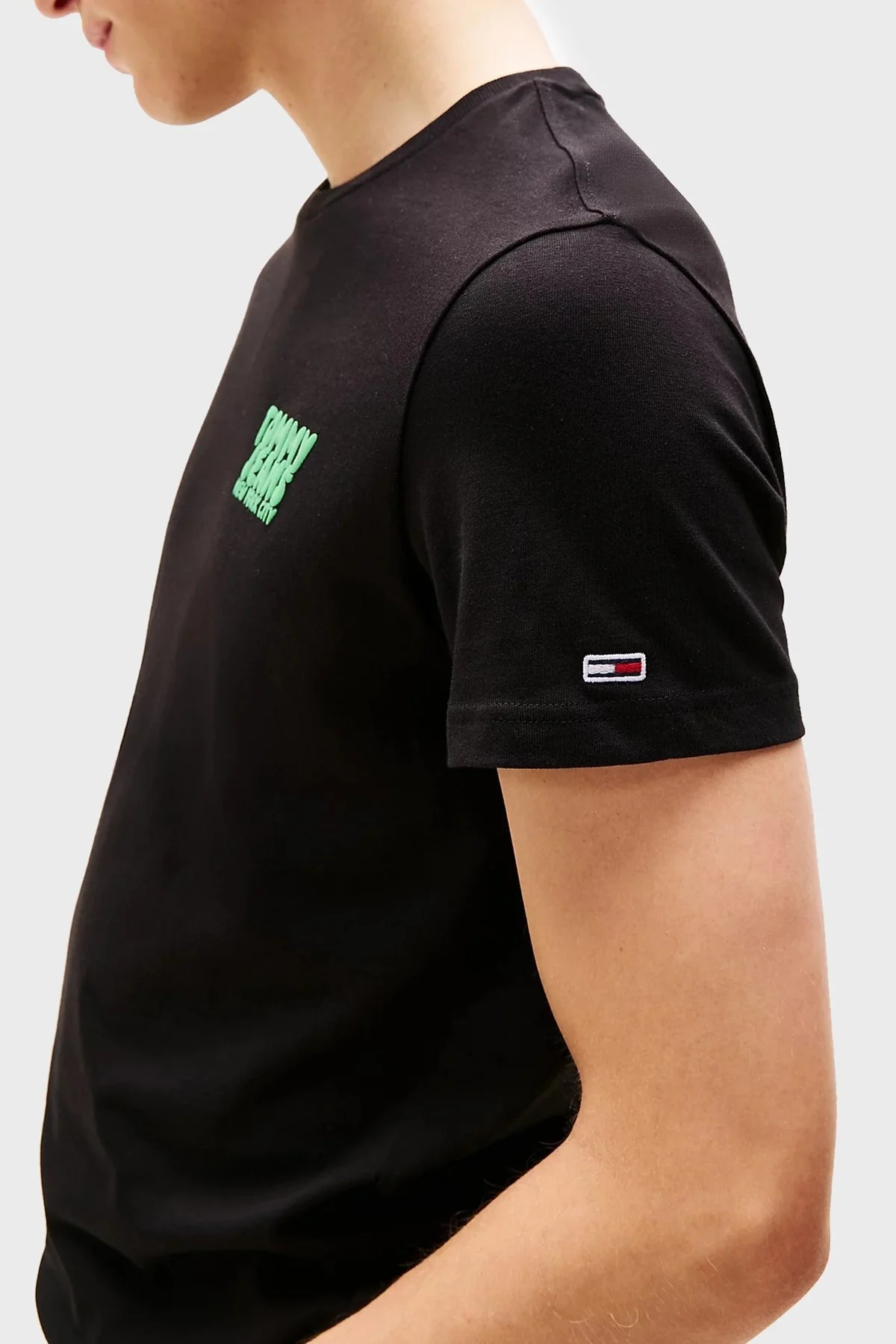 Tommy Jeans % 100 Pamuk Slim Fit Bisiklet Yaka Logolu Erkek T Shirt DM0DM21863 BDS SİYAH - 4