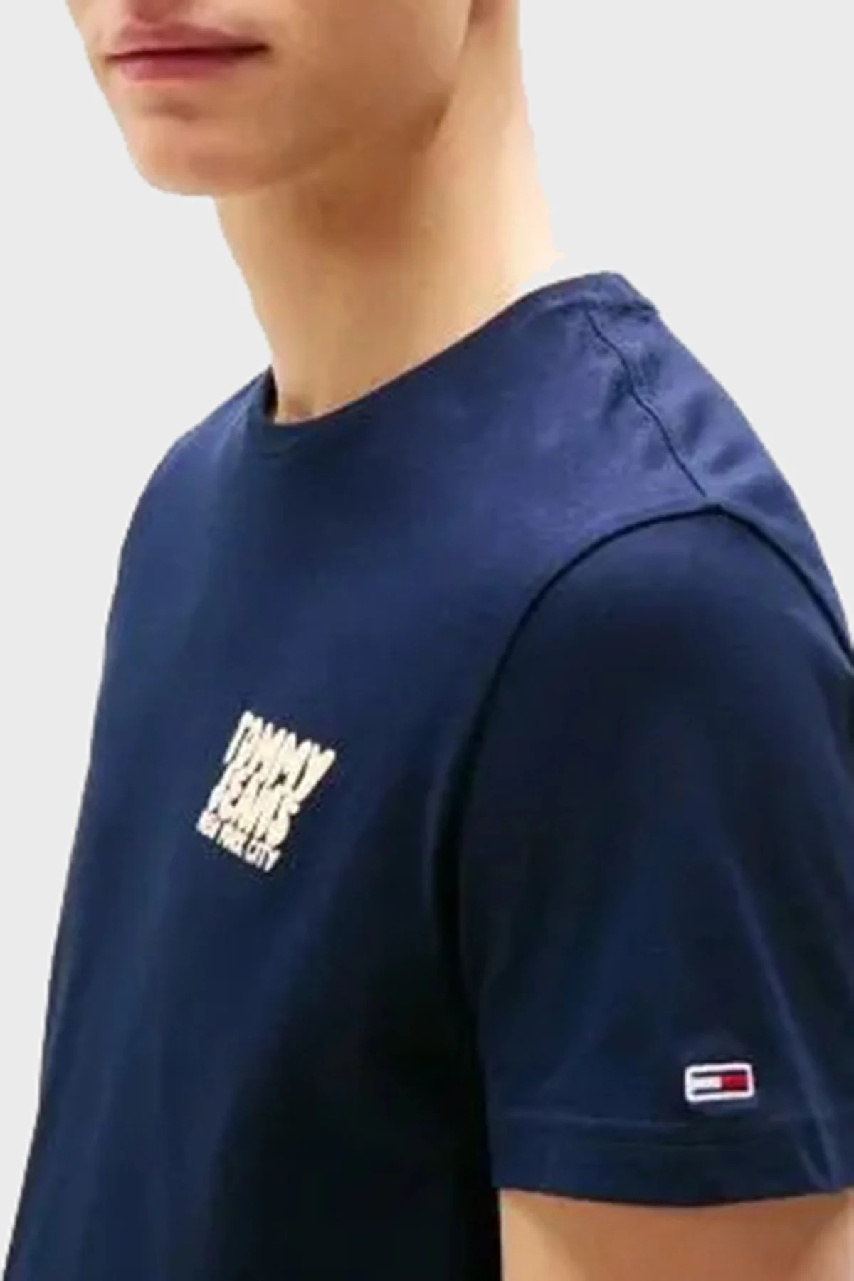 Tommy Jeans % 100 Pamuk Slim Fit Bisiklet Yaka Logolu Erkek T Shirt DM0DM21863 C1G LACİVERT - 4