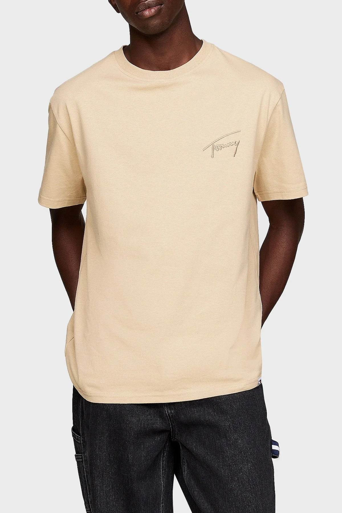 Tommy Jeans %100 Pamuklu Bisiklet Yaka Erkek T Shirt DM0DM17994 AB9 BEJ - 1