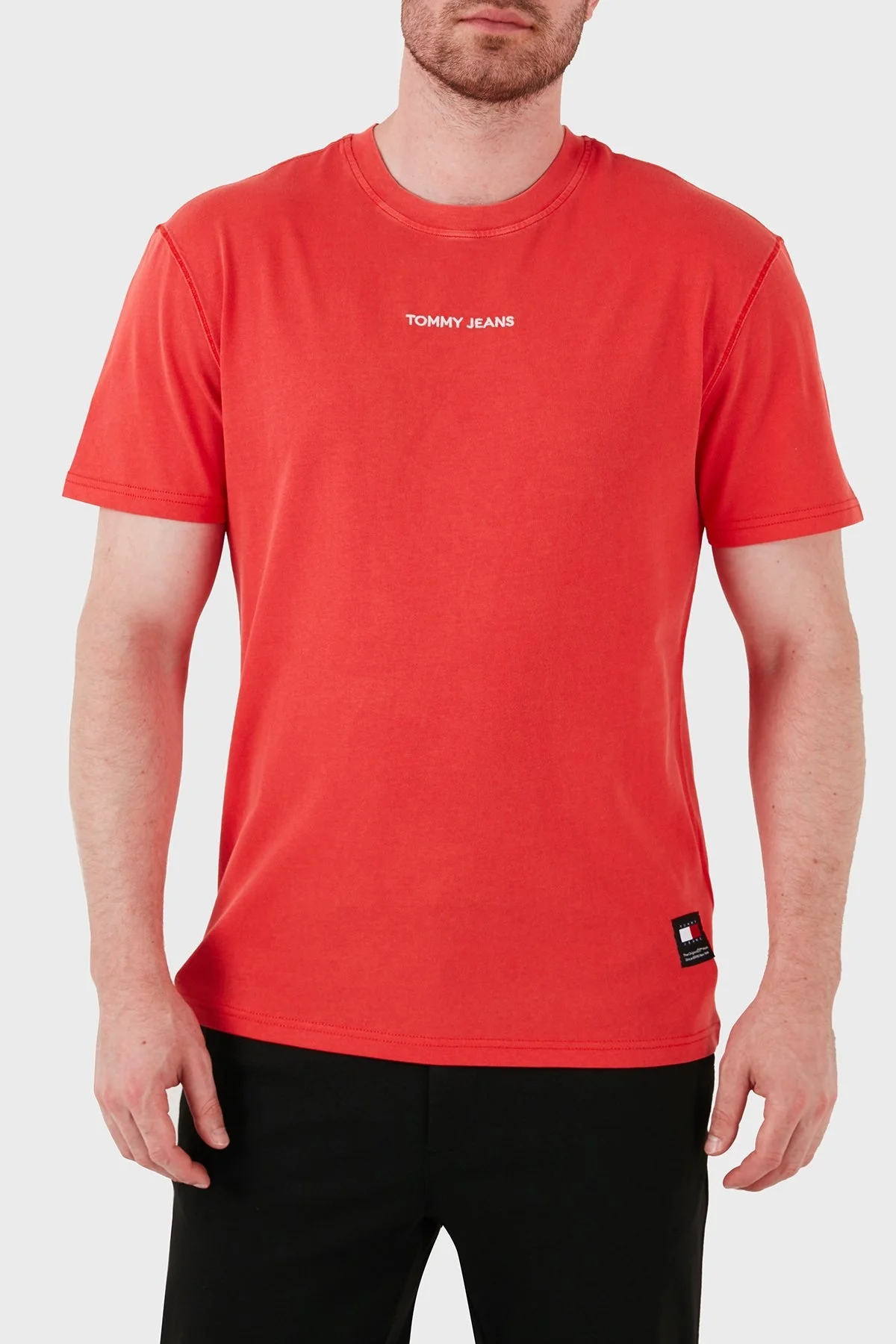 Tommy Jeans % 100 Pamuklu Bisiklet Yaka Erkek T Shirt DM0DM18519 XNL KIRMIZI - 2